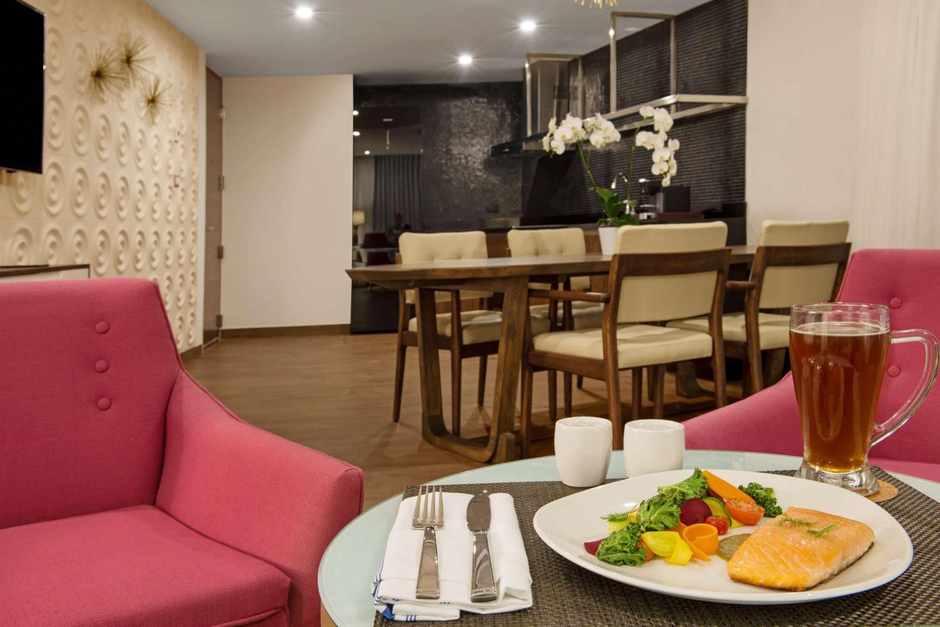 The Fives Downtown Hotel & Residences, Curio Collection by Hilton — 18