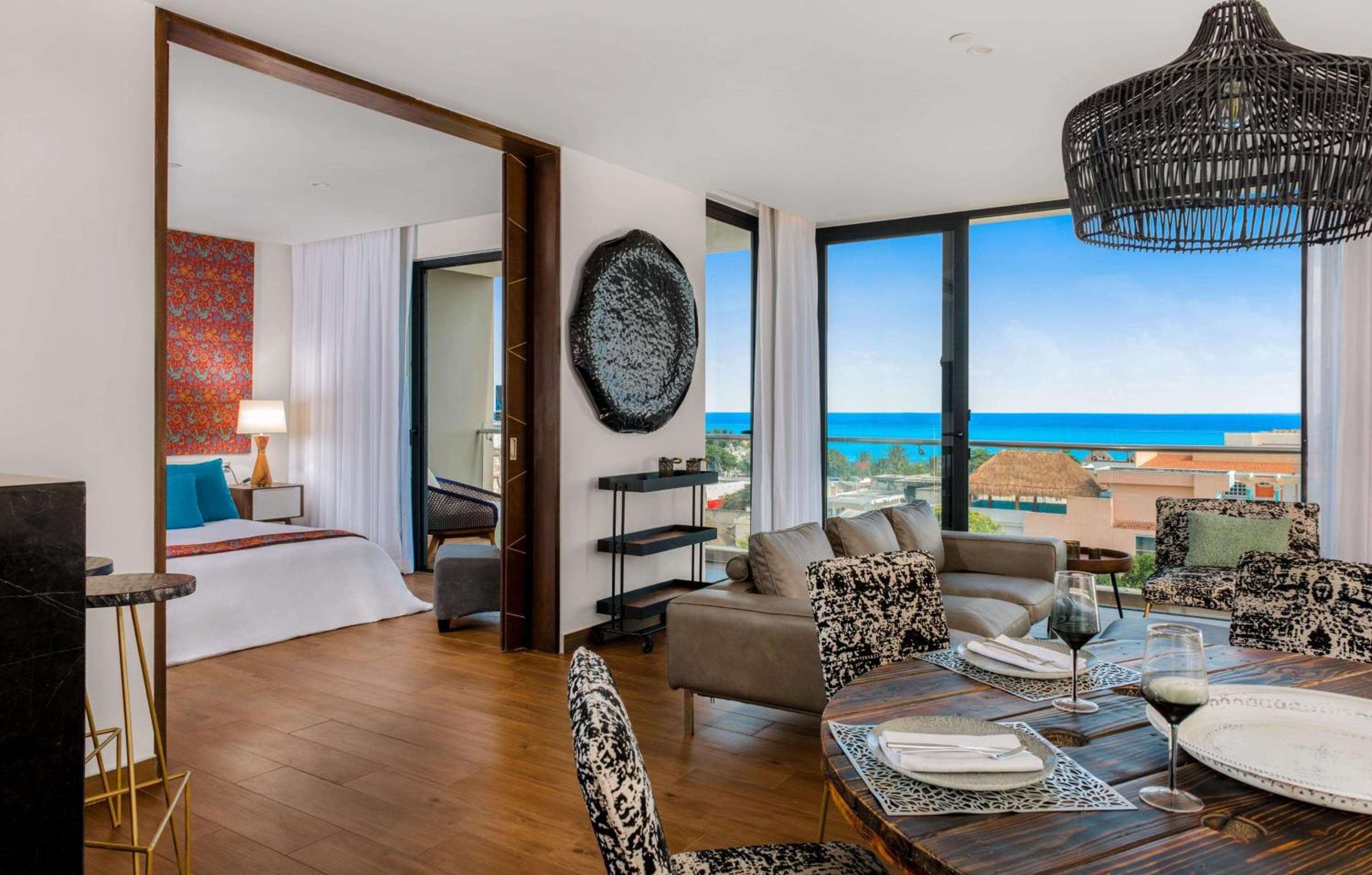 The Fives Downtown Hotel & Residences, Curio Collection by Hilton — 2