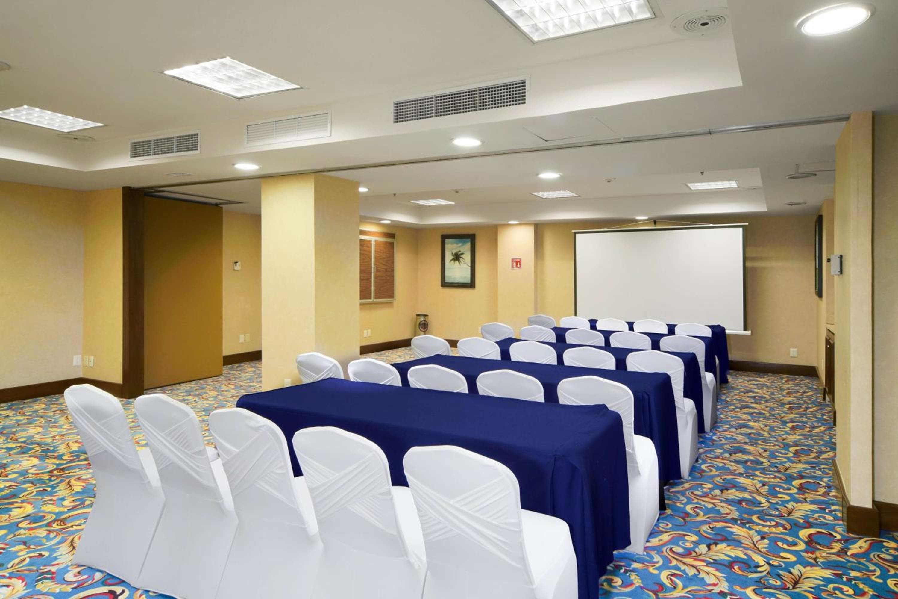 Hampton Inn & Suites Mexico City - Centro Historico — 22