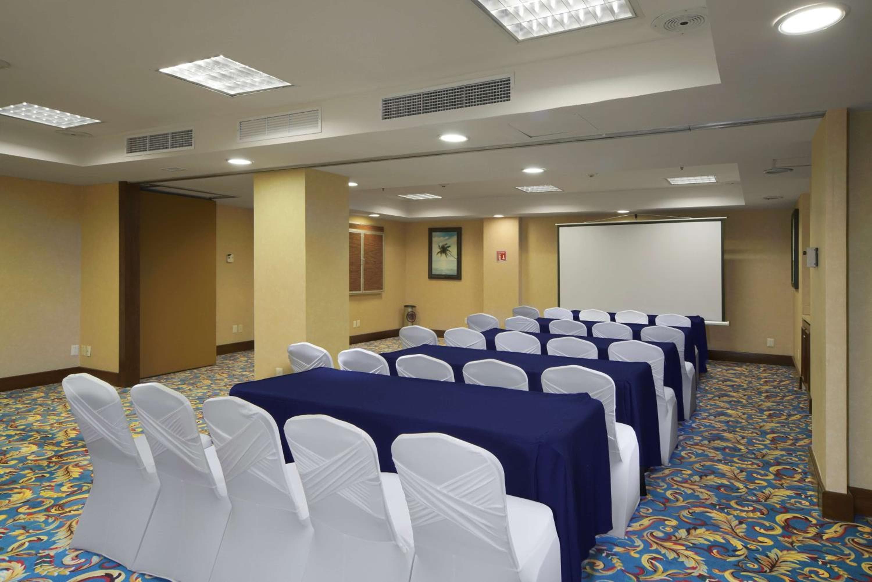 Hampton Inn & Suites Mexico City - Centro Historico — 9