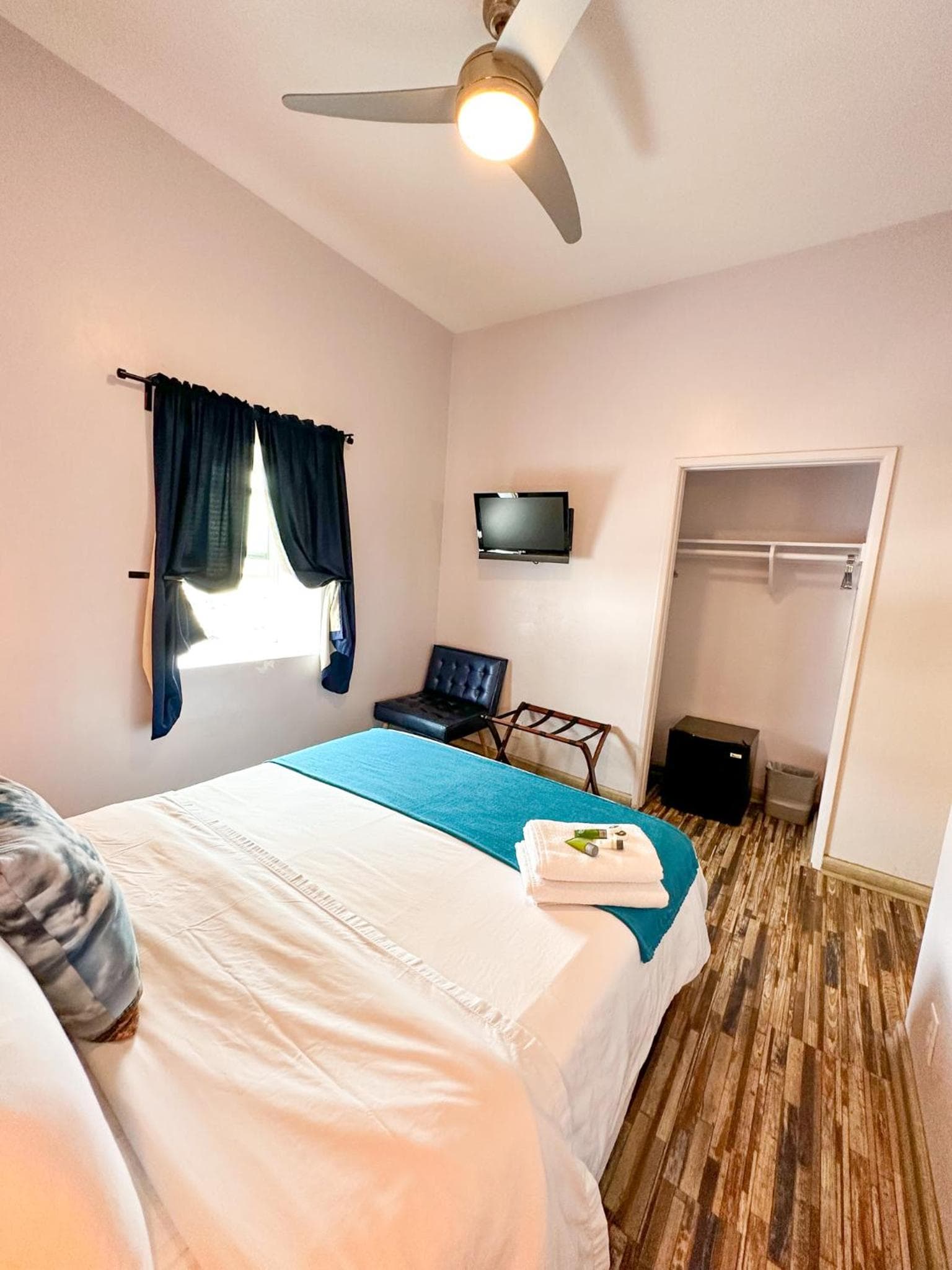 Samesun Venice Beach Hotel & Hostel — 9