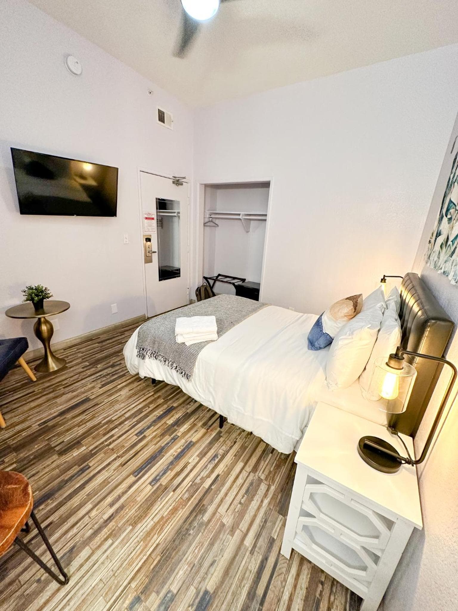 Samesun Venice Beach Hotel & Hostel — 7