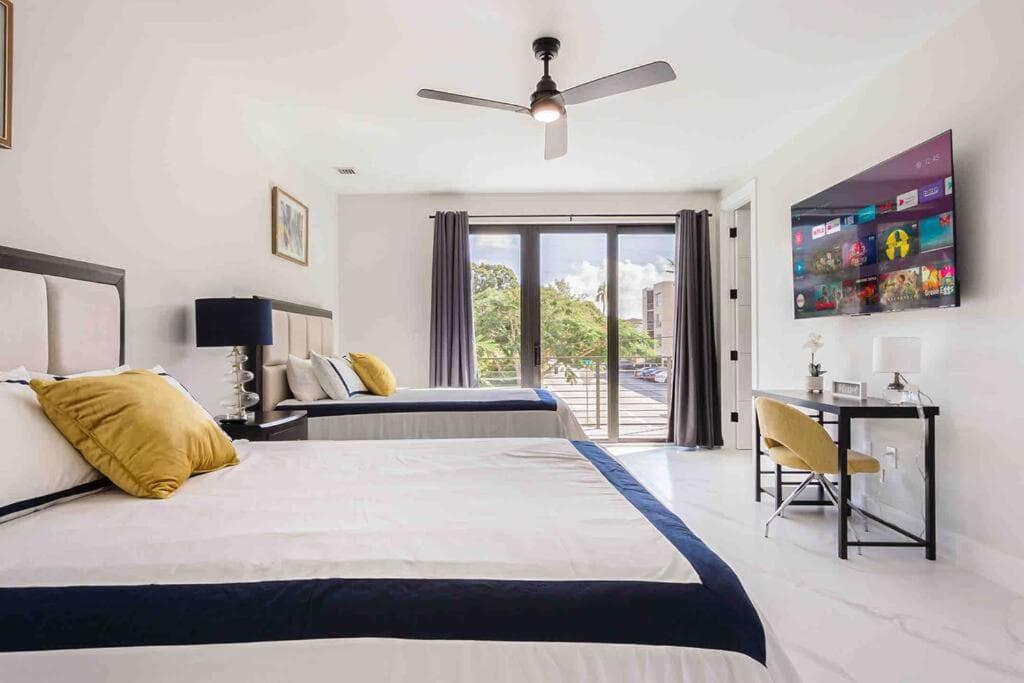 Luxury Paradise walk to Las Olas -5 mins to Beach — 24
