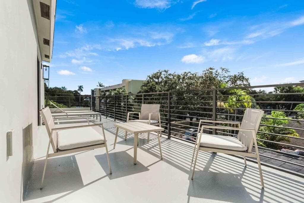 Luxury Paradise walk to Las Olas -5 mins to Beach — 11