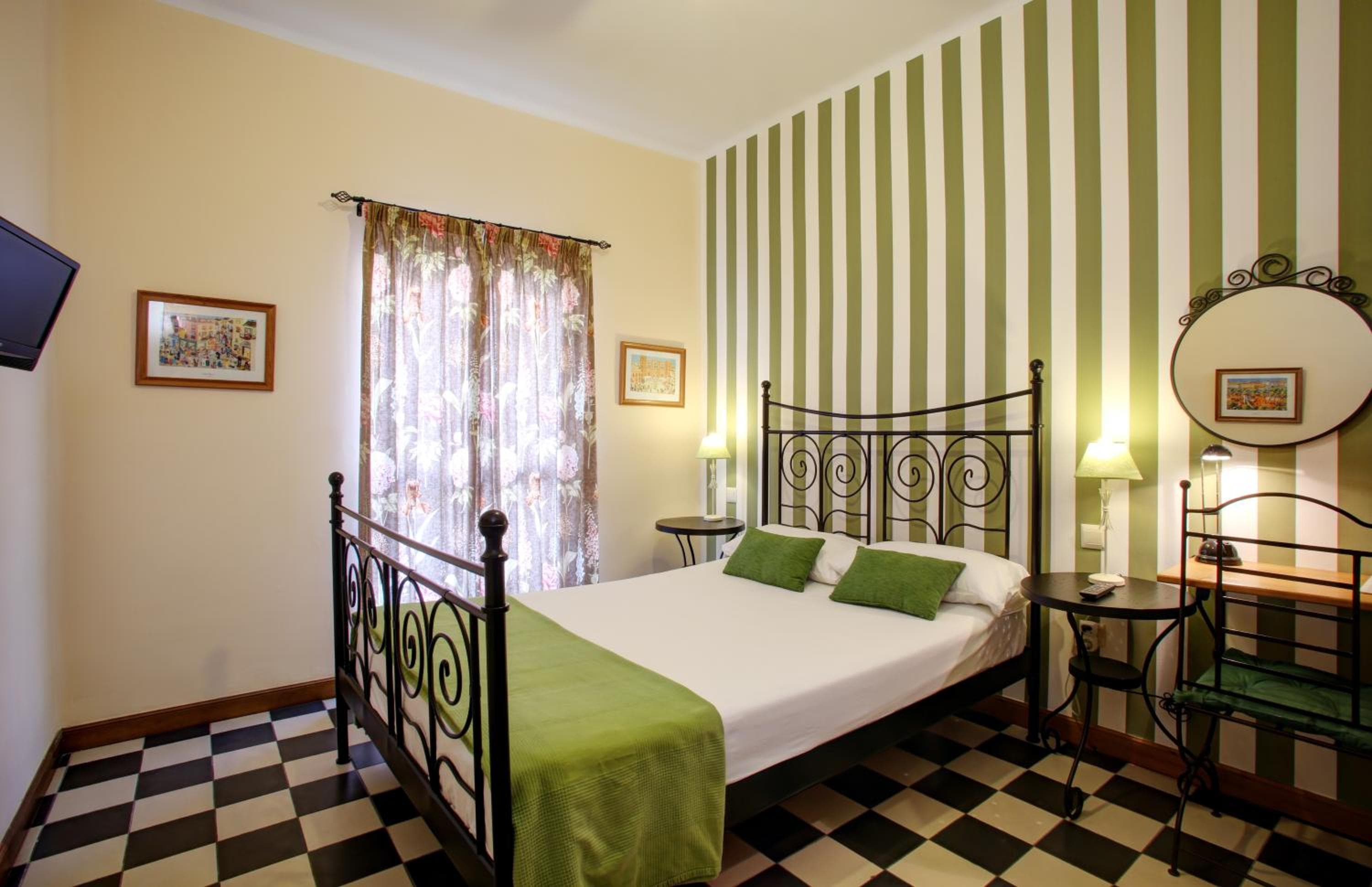 Málaga Lodge Gästehaus — 1