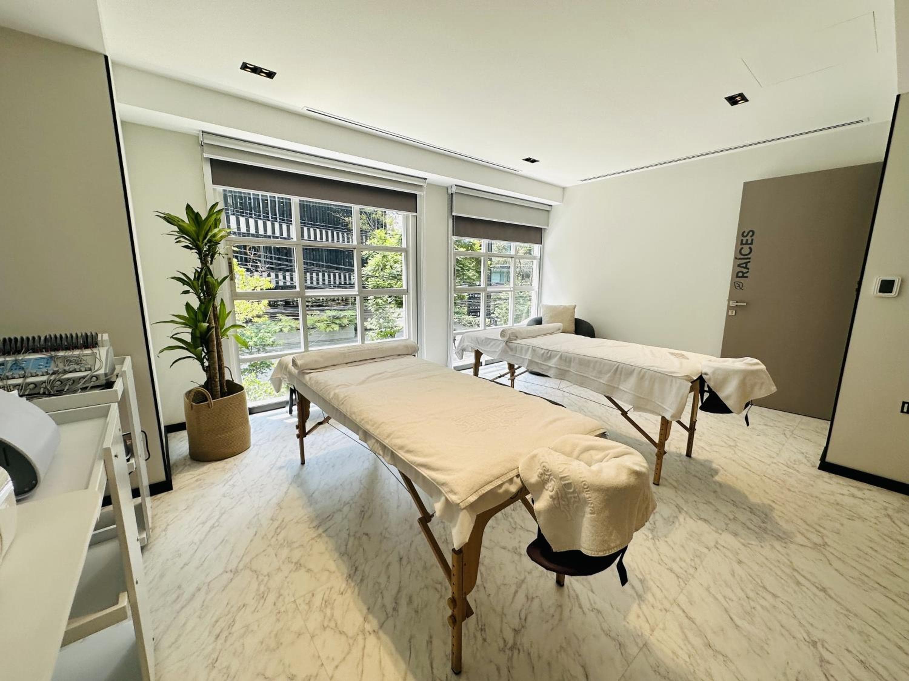 St Isidro Suites Corporate Housing SPA & Wellness Center — 28