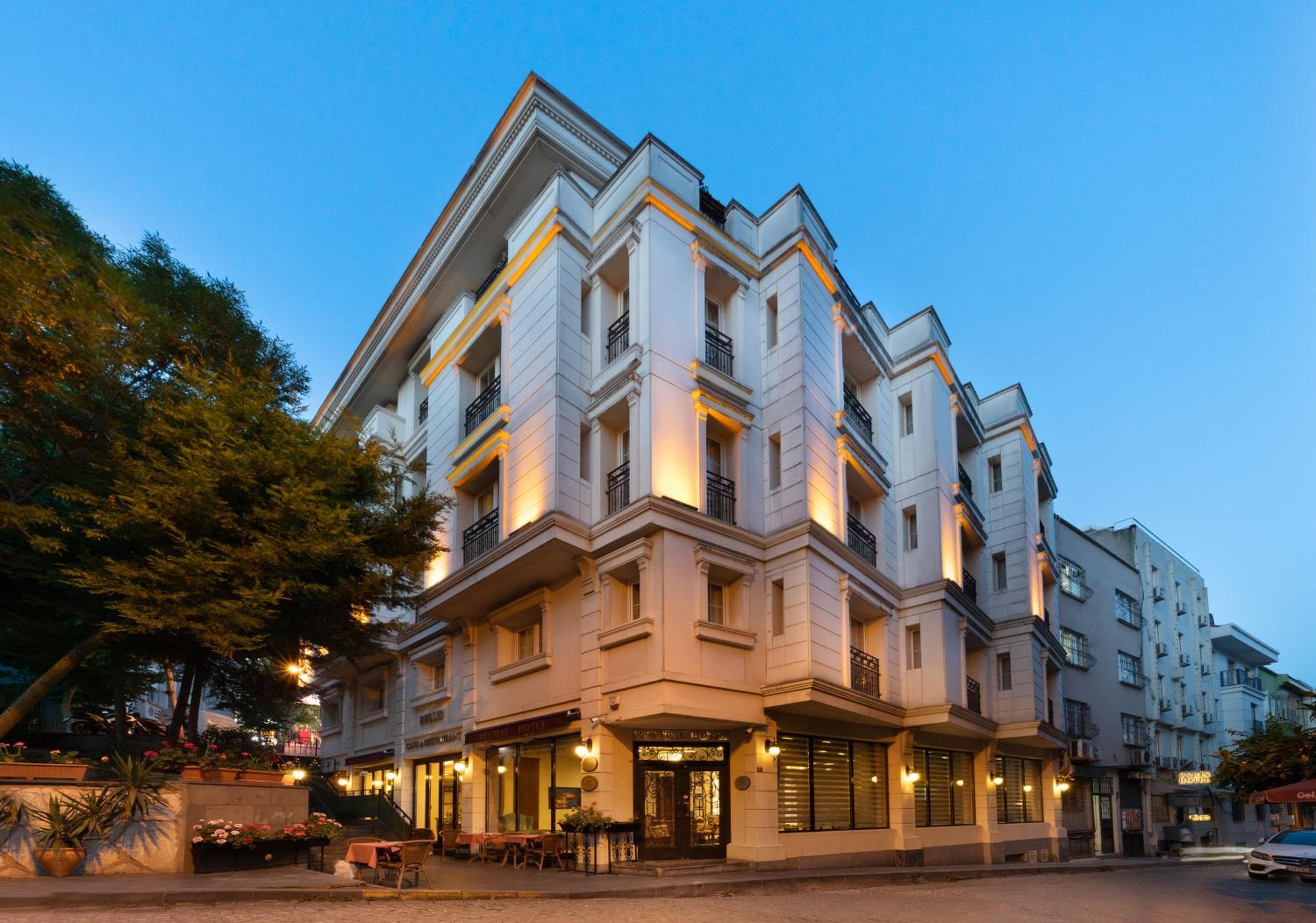 Recital Hotel — 1