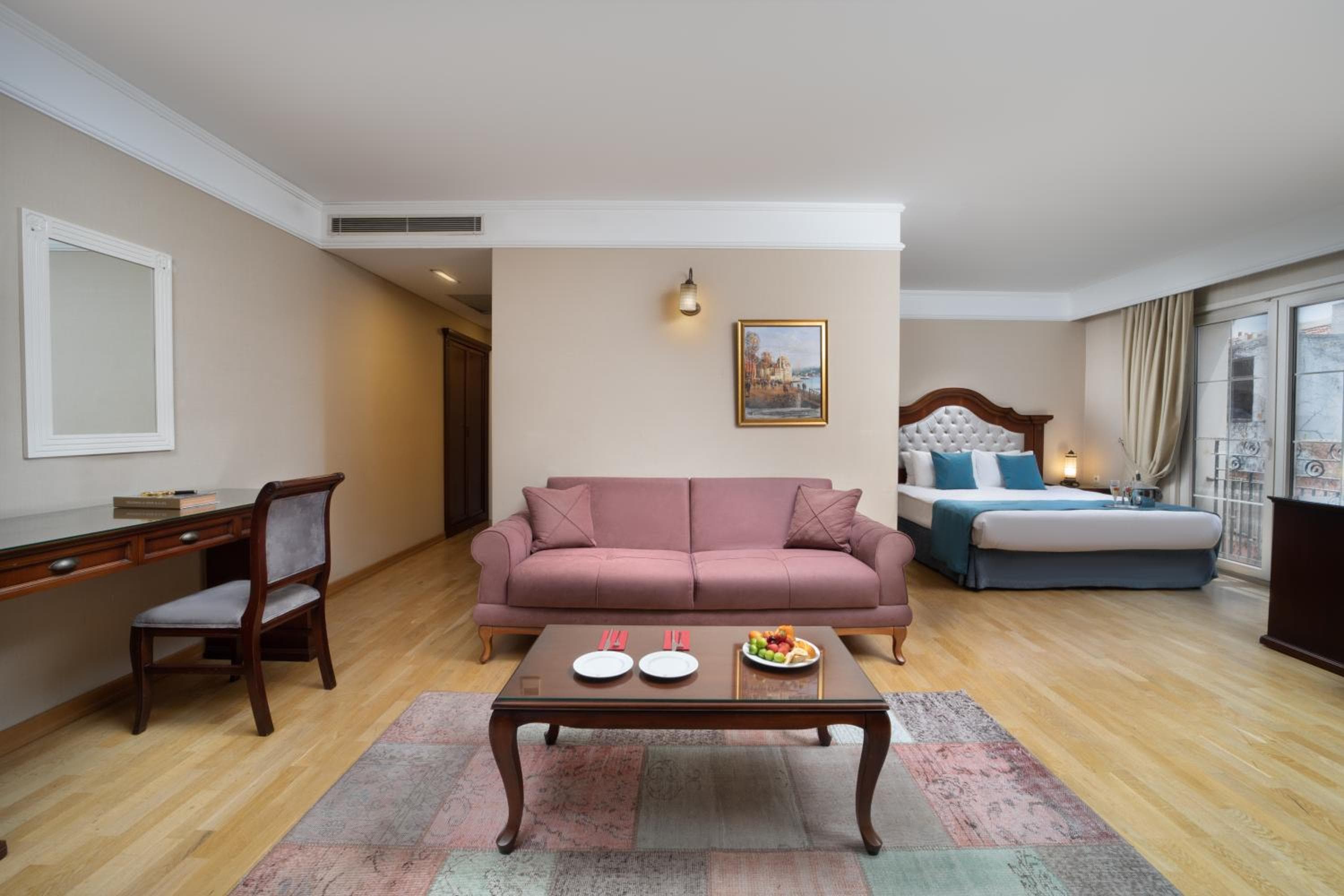 Recital Hotel — 5