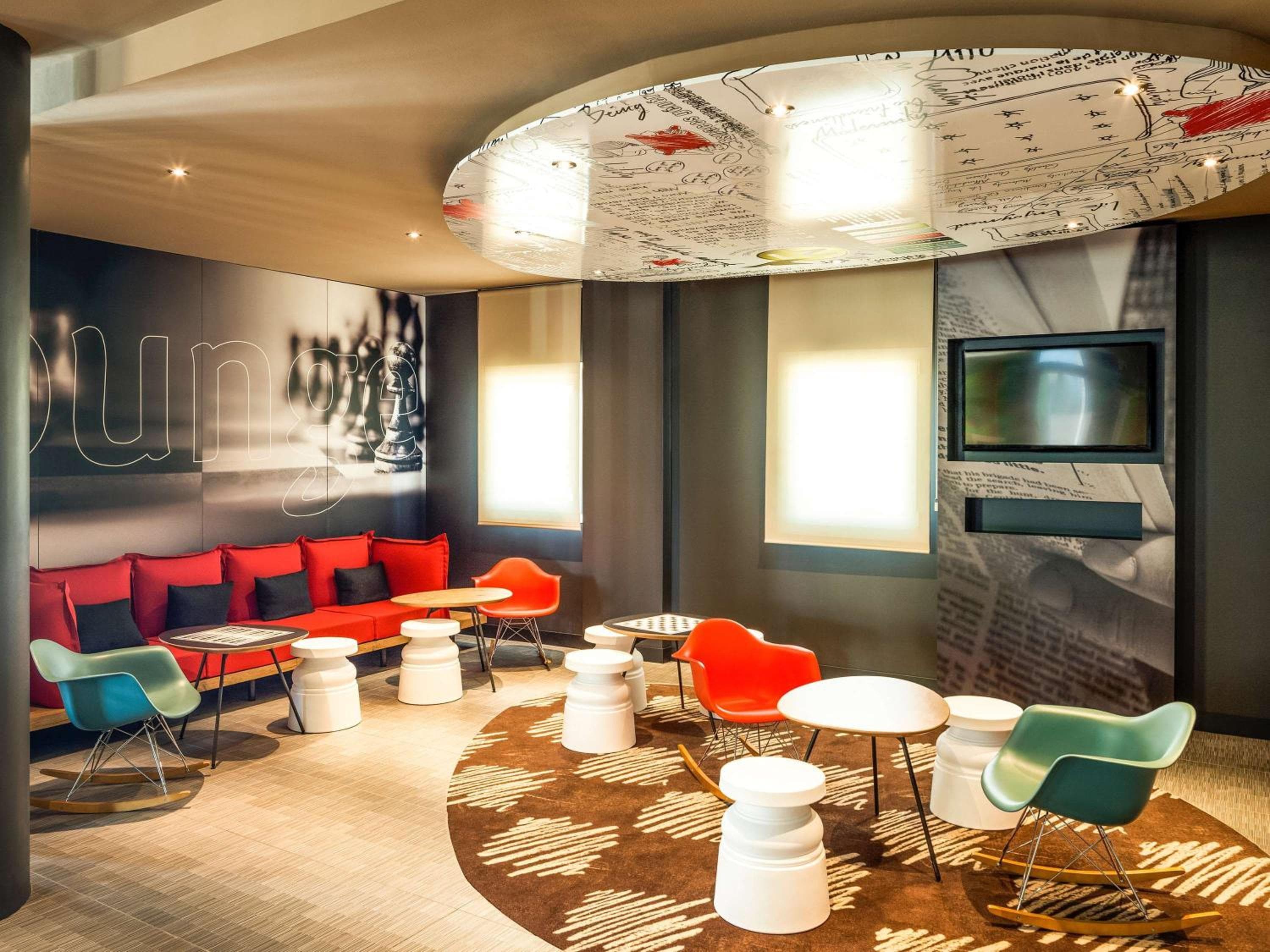 Ibis Sevilla — 25