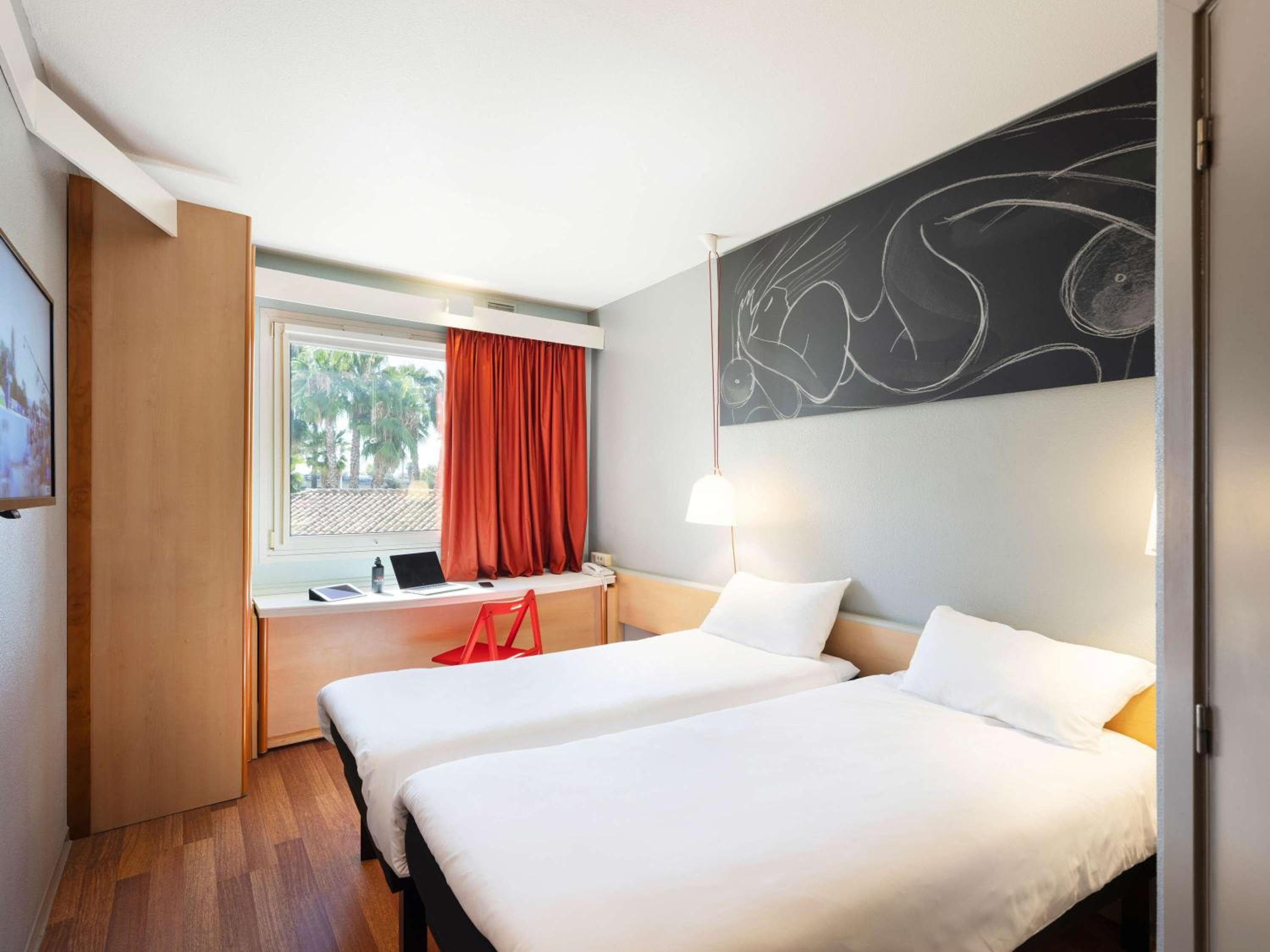 Ibis Sevilla — 8