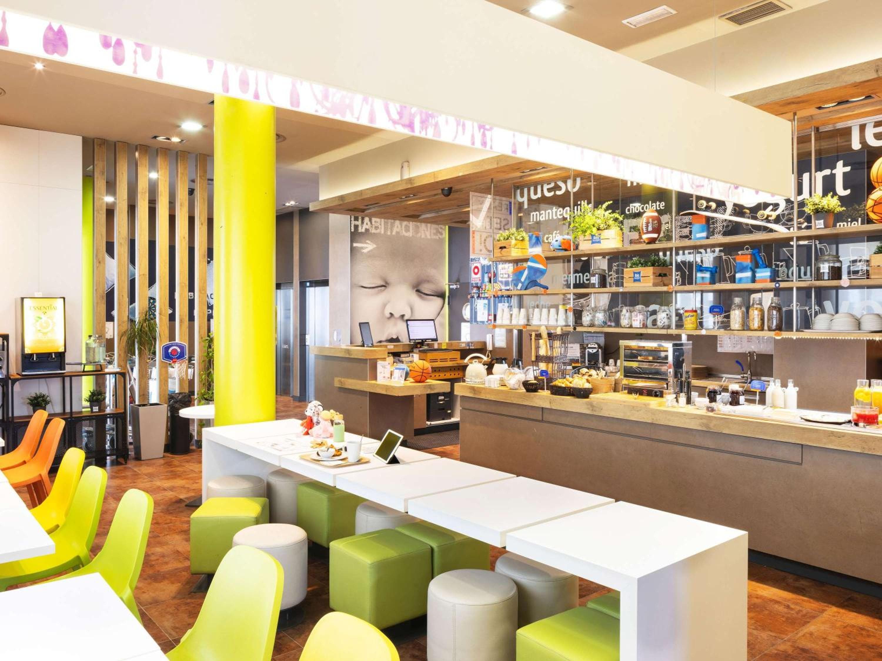 Ibis Budget Sevilla Aeropuerto — 1