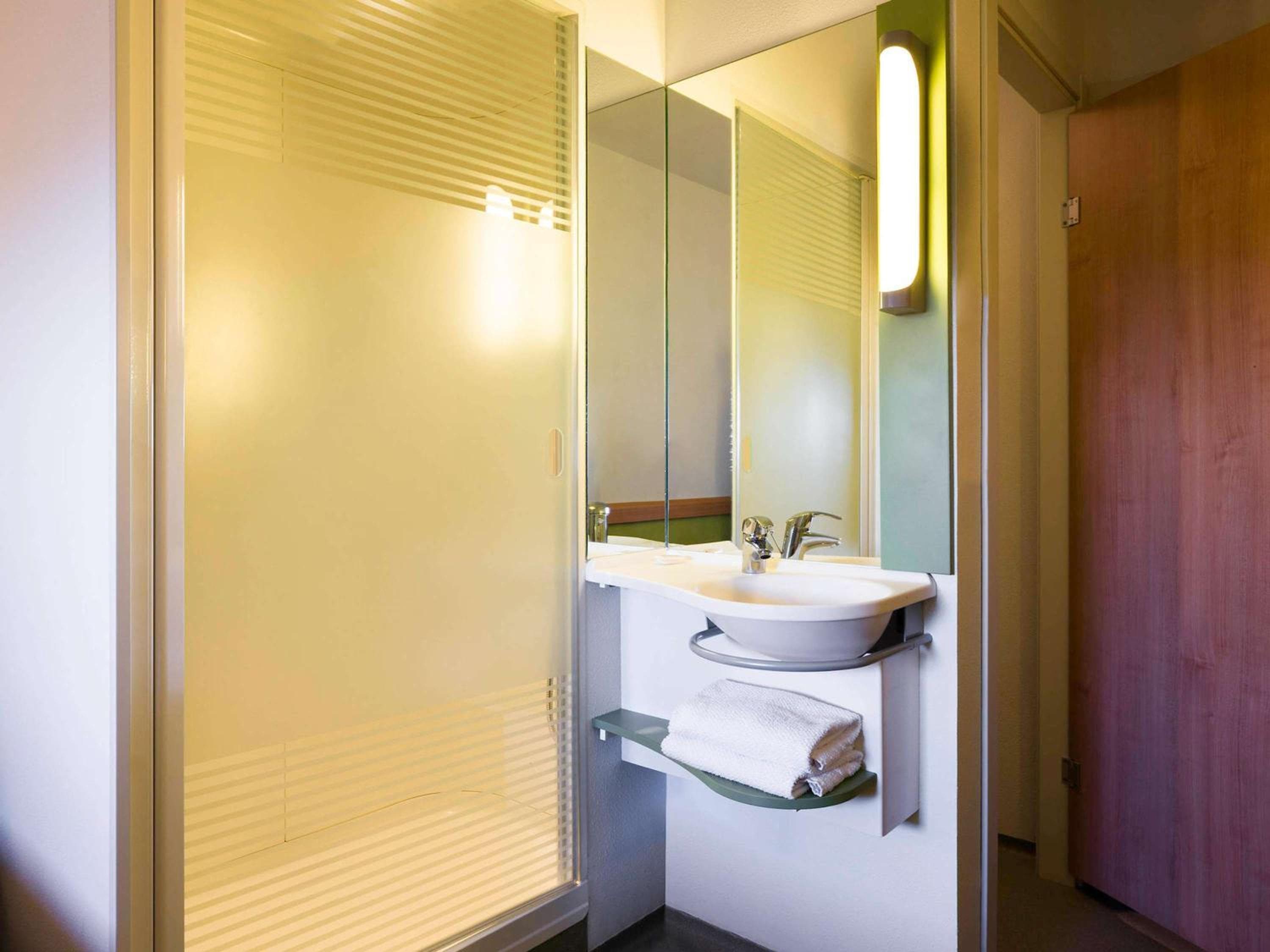 Ibis Budget Sevilla Aeropuerto — 26