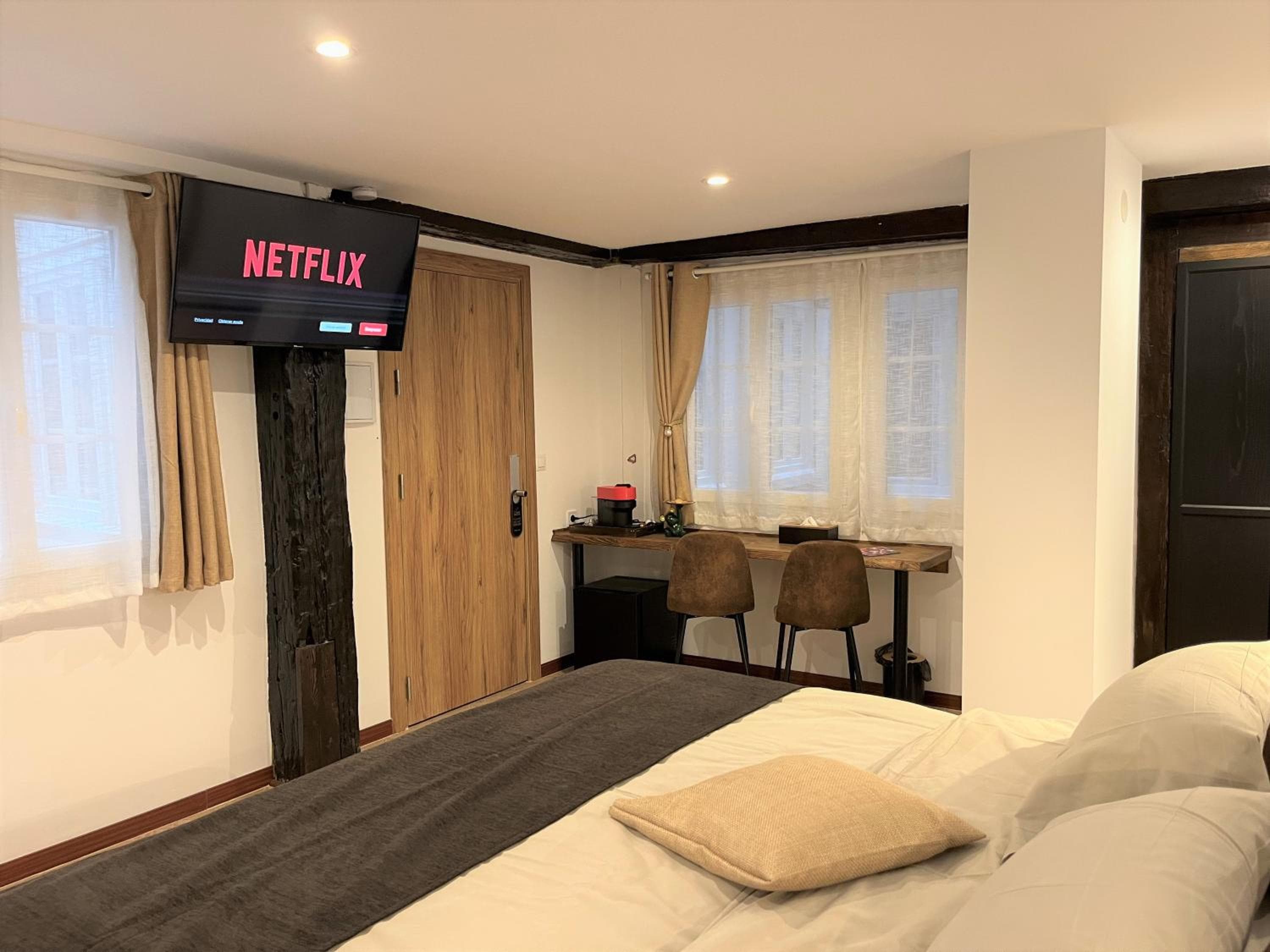 Emilysuites - Malaga Centro Historico — 14