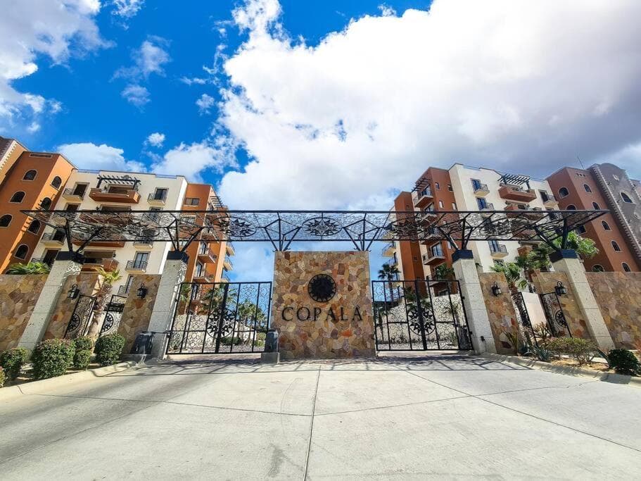 Stunning 3BR Condo with Ocean Views, Golf Course & Resort Amenities — 24