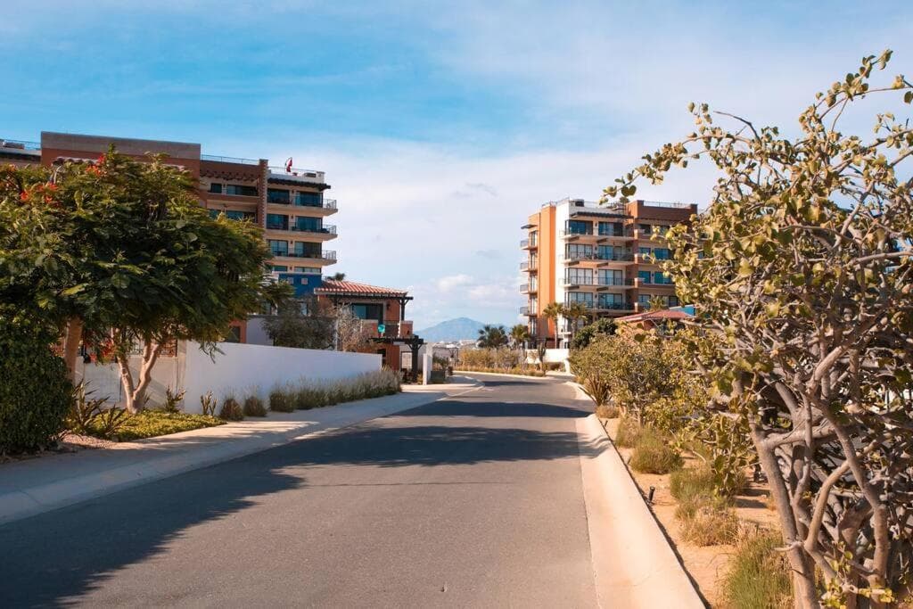 Stunning 3BR Condo with Ocean Views, Golf Course & Resort Amenities — 13