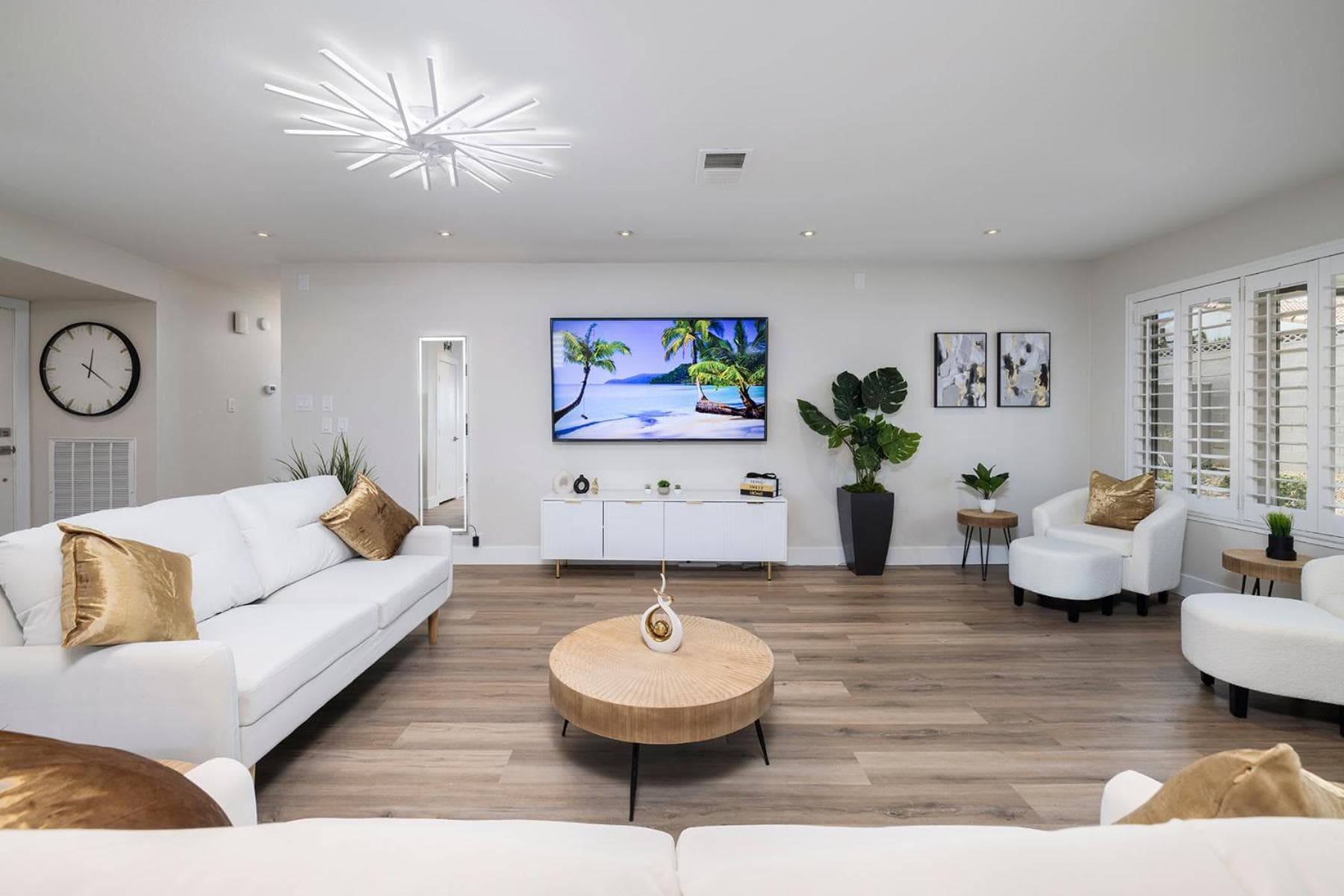 Single Story minutes from Summerlin with RV Parking & Dog Friendly — 13