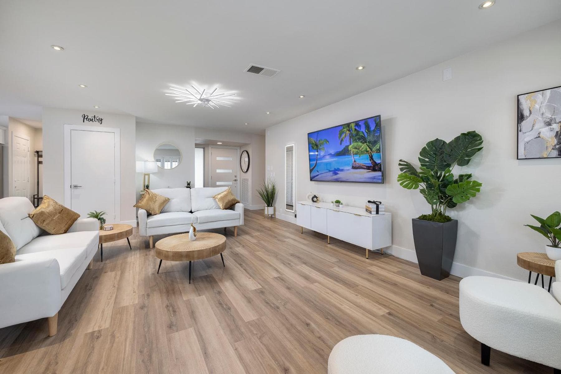 Single Story minutes from Summerlin with RV Parking & Dog Friendly — 27