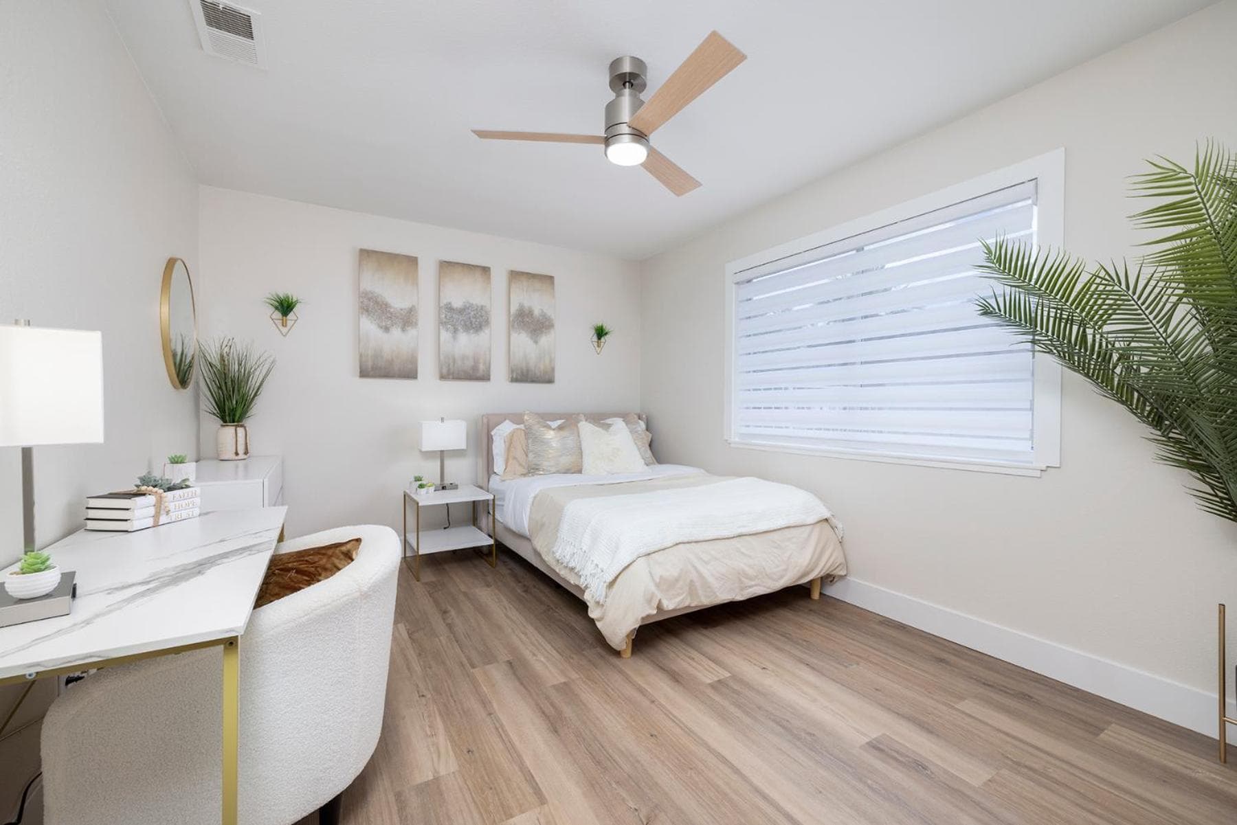 Single Story minutes from Summerlin with RV Parking & Dog Friendly — 14