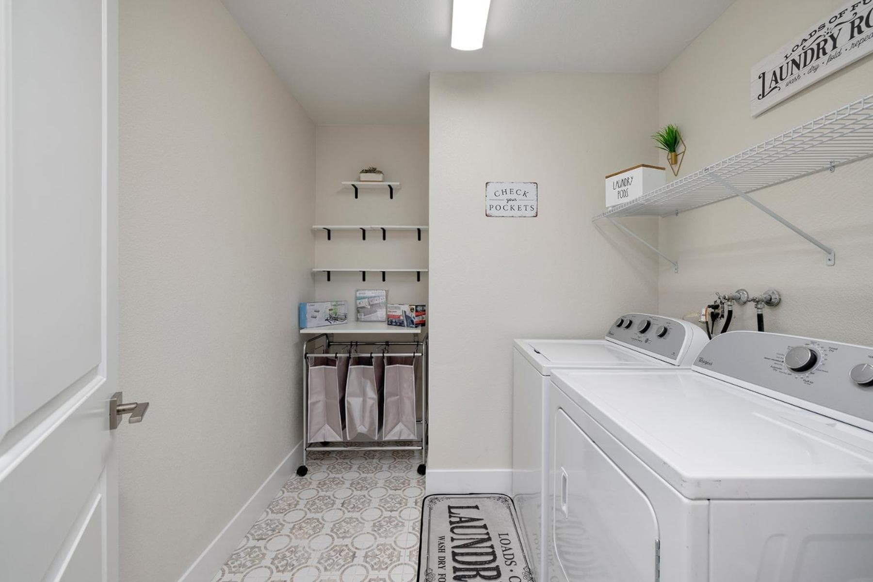 Single Story minutes from Summerlin with RV Parking & Dog Friendly — 23