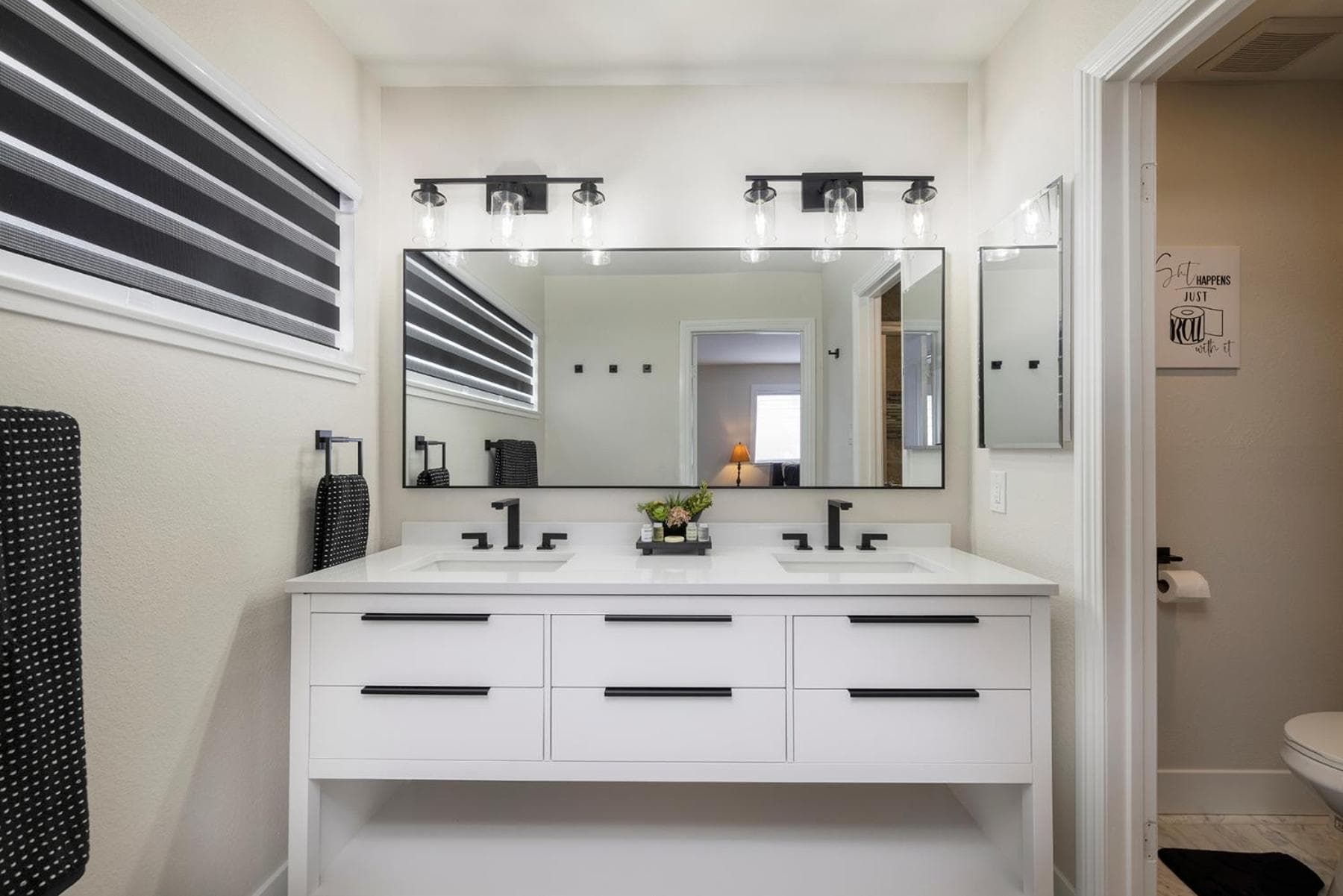 Single Story minutes from Summerlin with RV Parking & Dog Friendly — 10