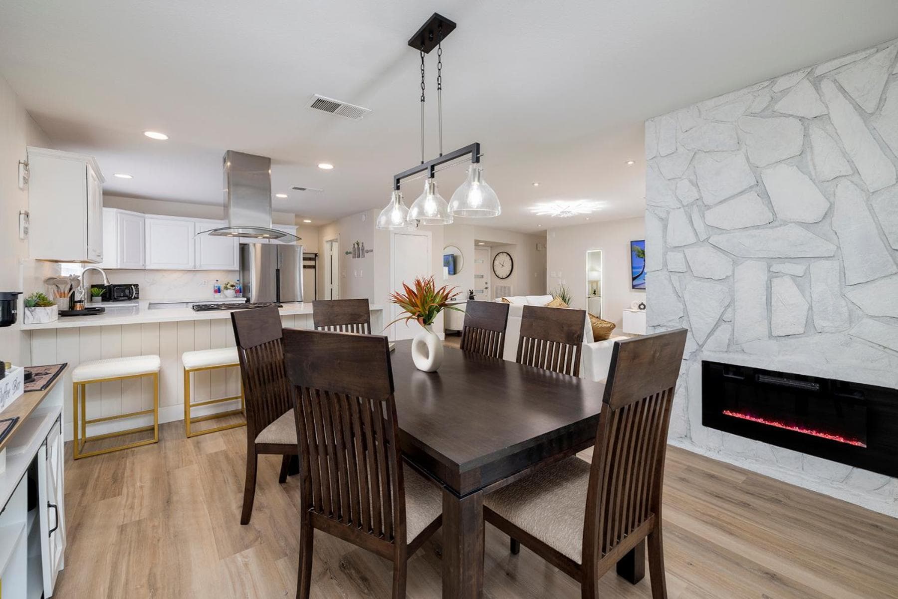 Single Story minutes from Summerlin with RV Parking & Dog Friendly — 5