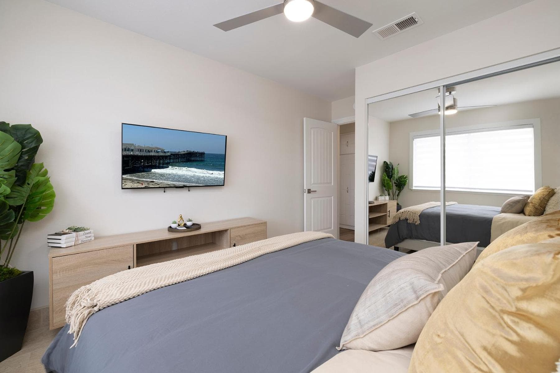 Single Story minutes from Summerlin with RV Parking & Dog Friendly — 8