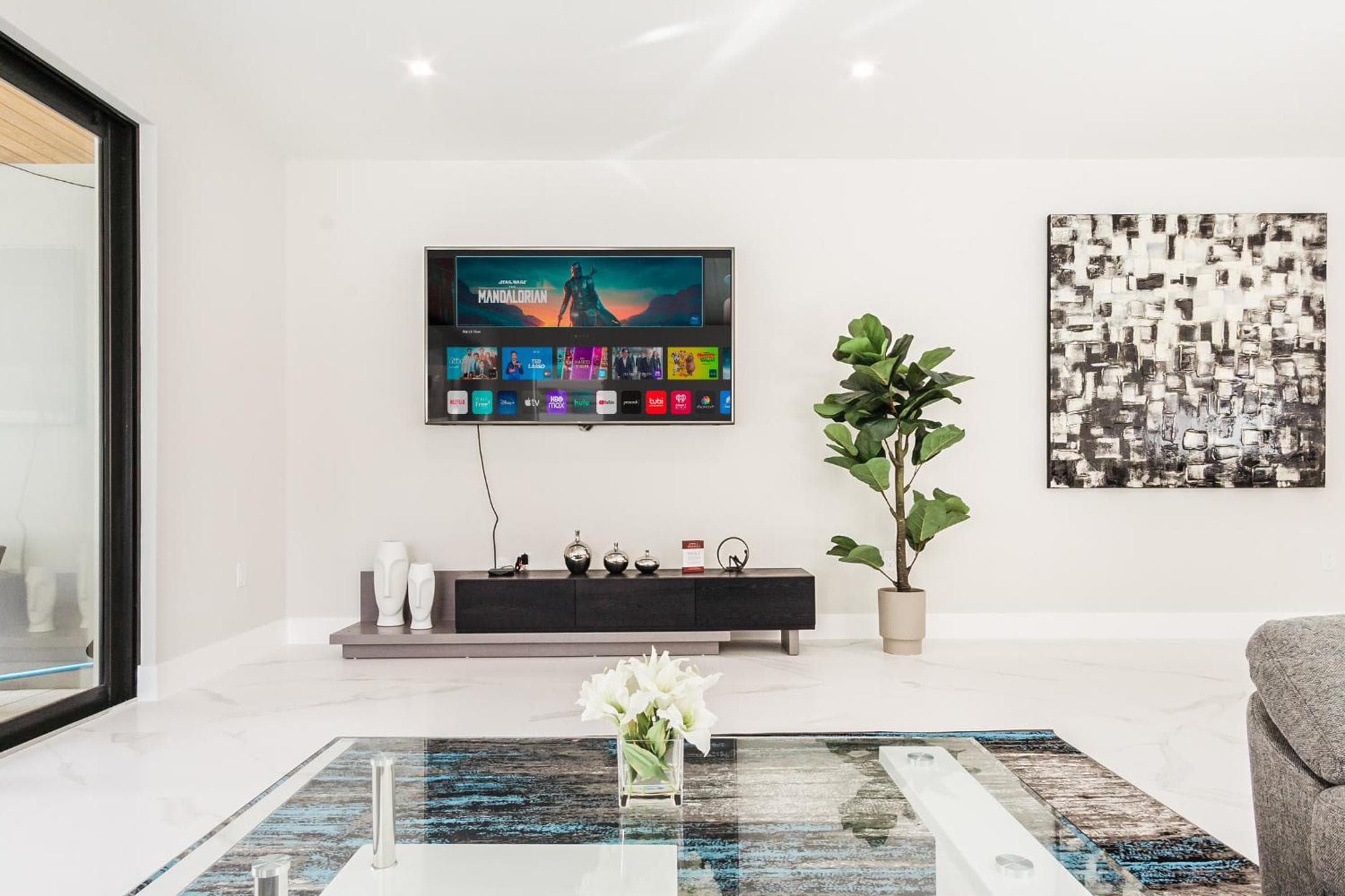 Luxury Paradise walk to Las Olas -5 mins to Beach — 4