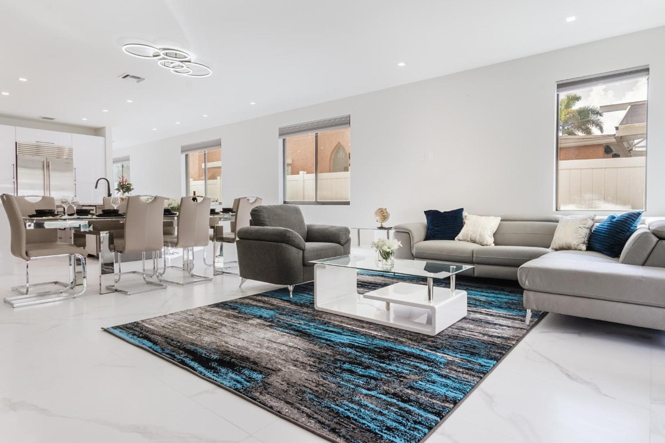 Luxury Paradise walk to Las Olas -5 mins to Beach — 5
