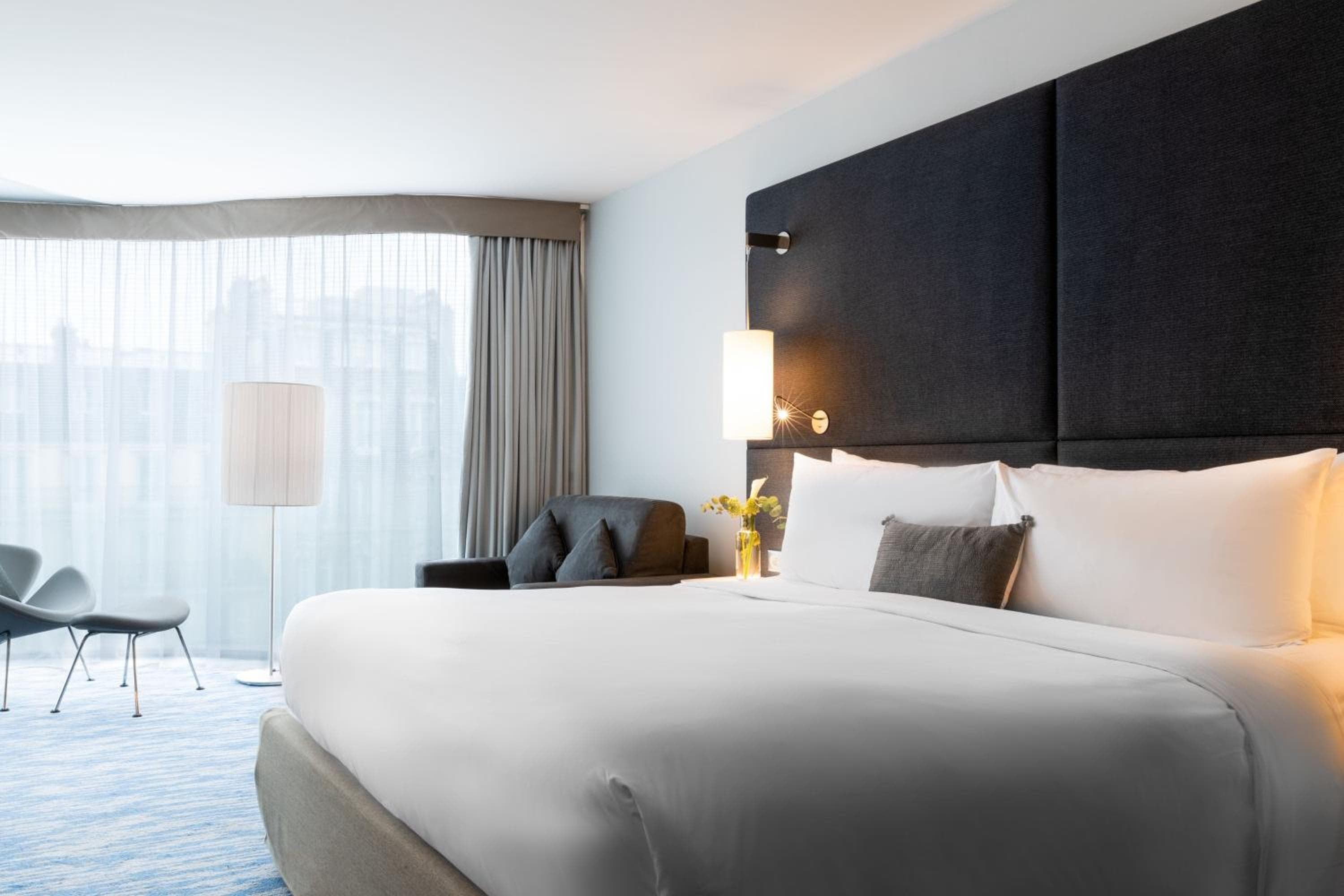 Renaissance Paris Arc de Triomphe Hotel — 25