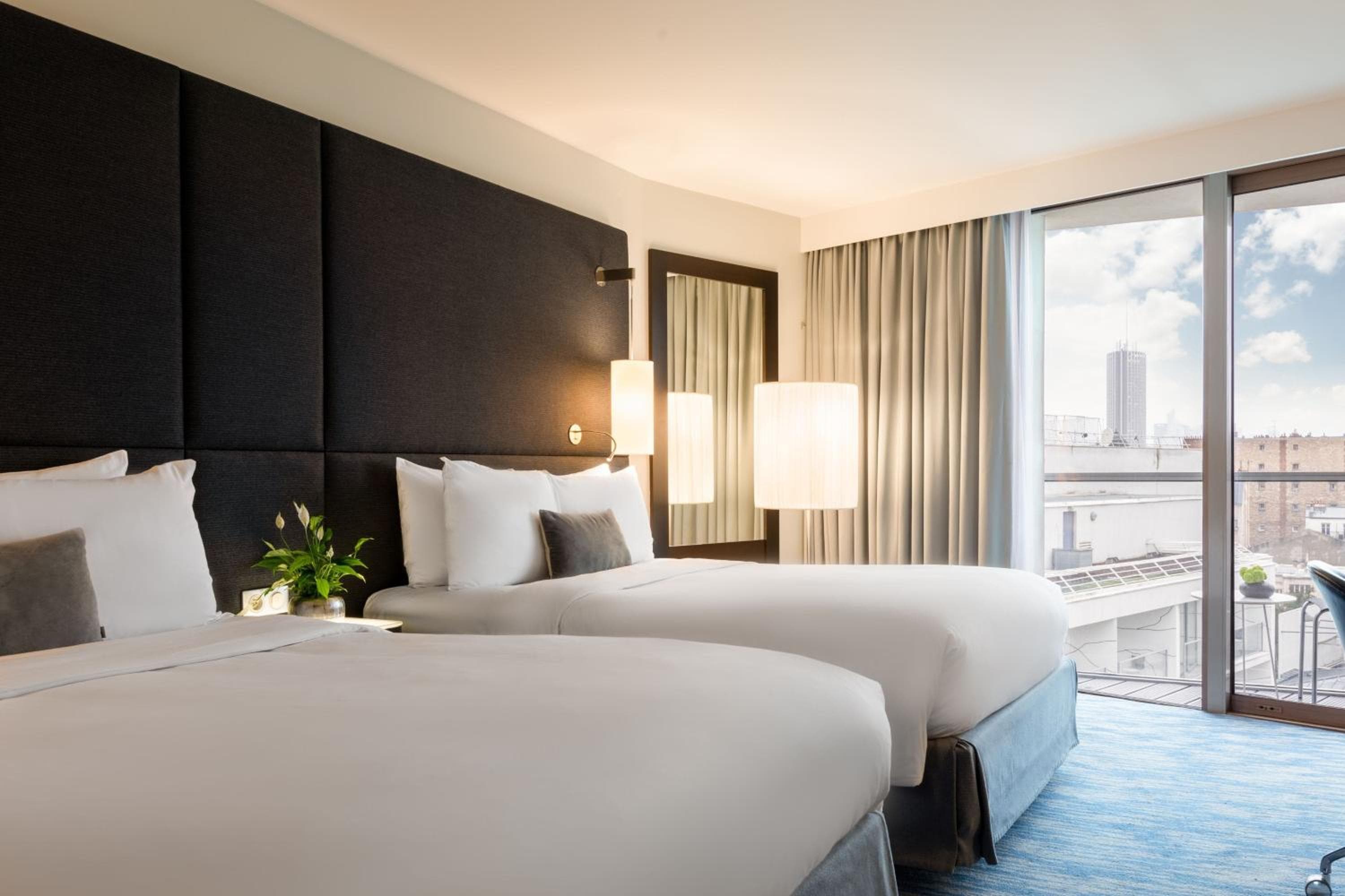 Renaissance Paris Arc de Triomphe Hotel — 7