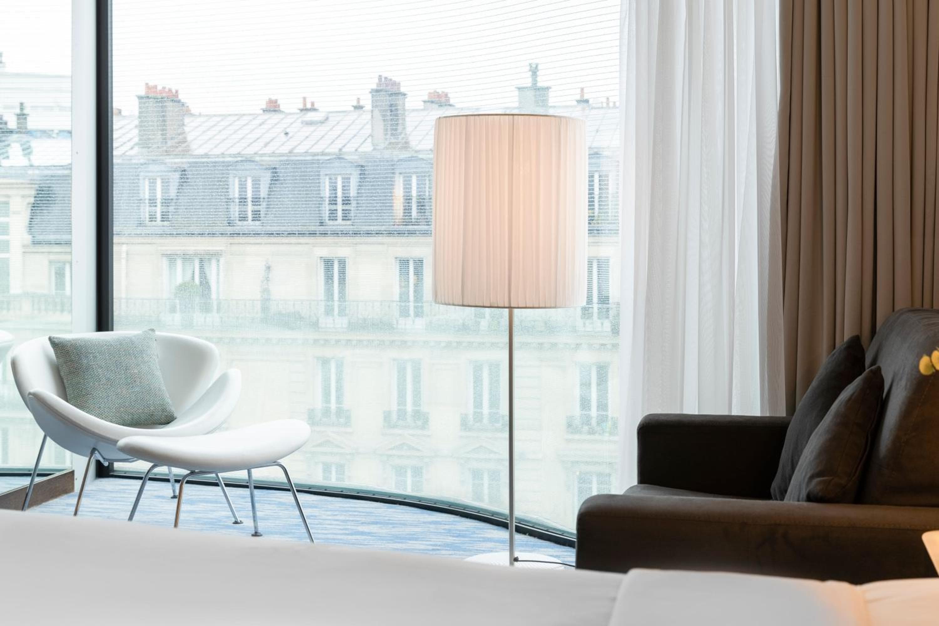 Renaissance Paris Arc de Triomphe Hotel — 27