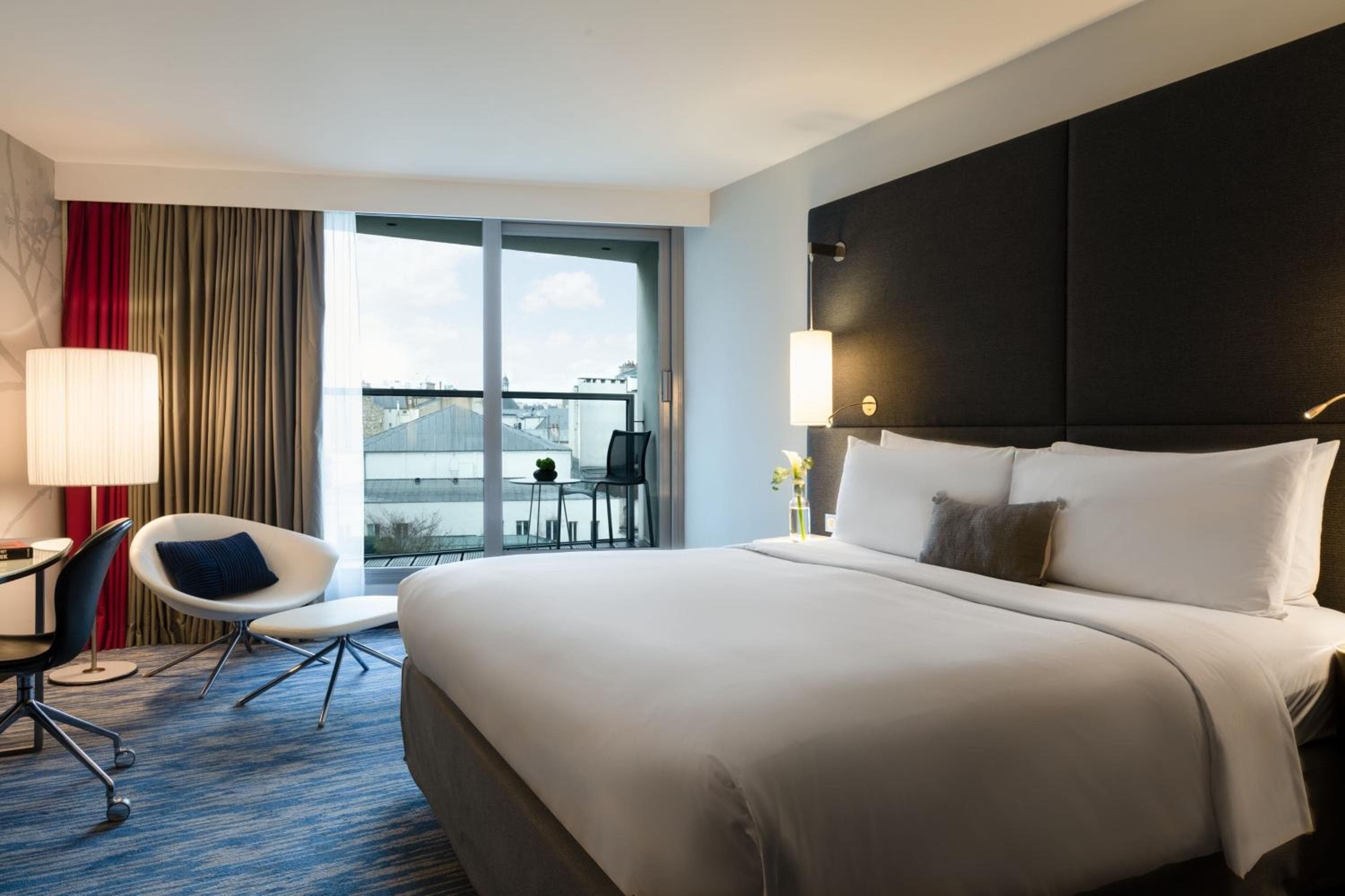 Renaissance Paris Arc de Triomphe Hotel — 28