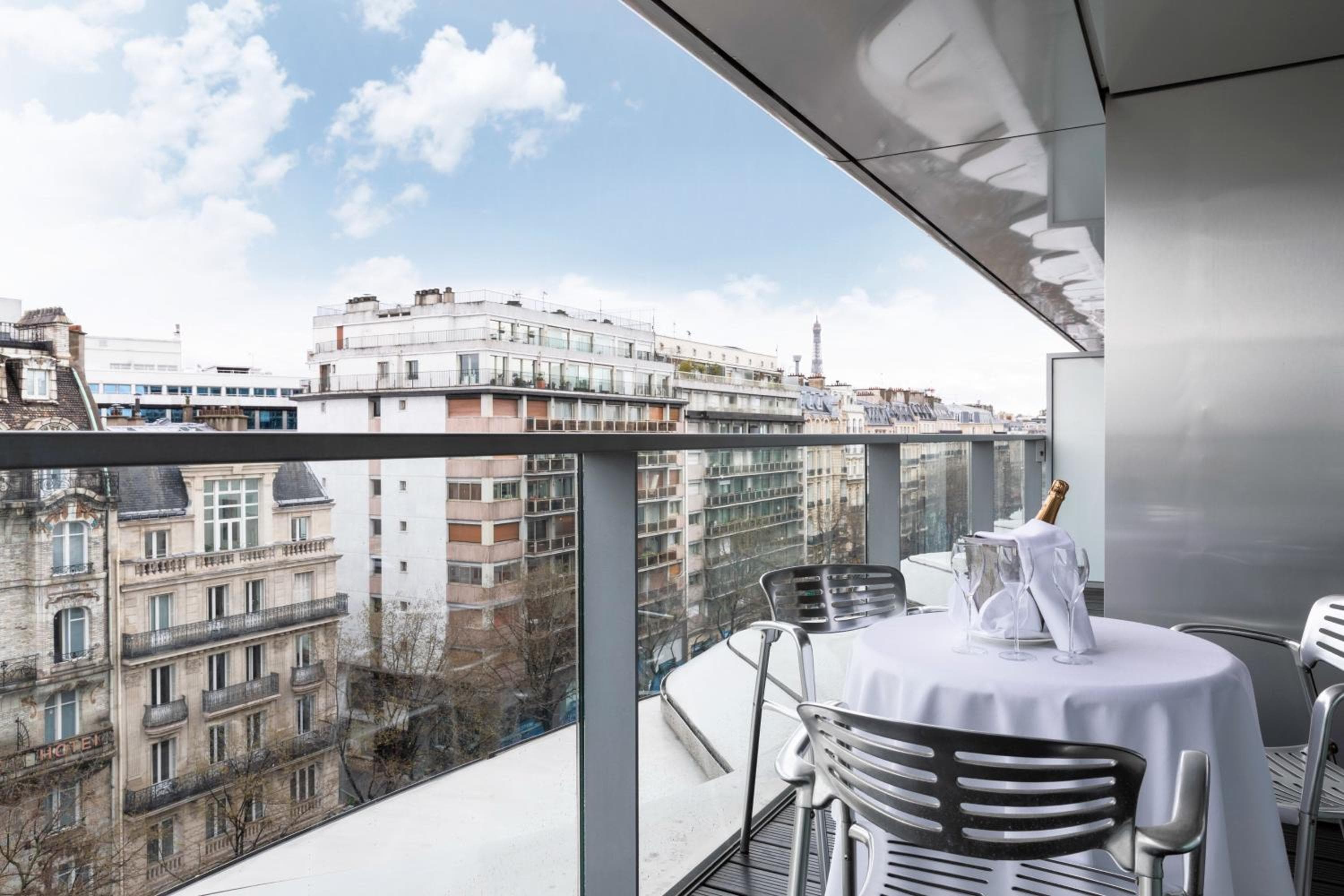 Renaissance Paris Arc de Triomphe Hotel — 23