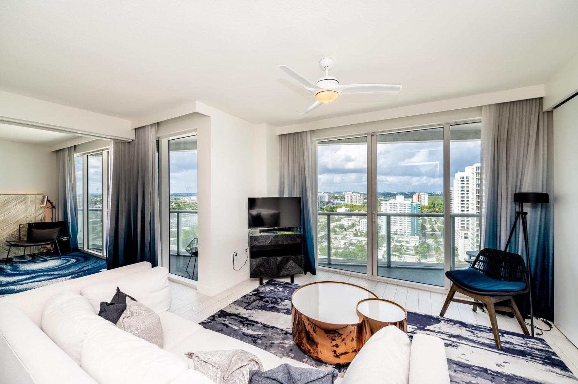 Beachfront Luxury 2BR 2BA, Sleeps 6, Resort Access - Horizon by HomeStakes — 3