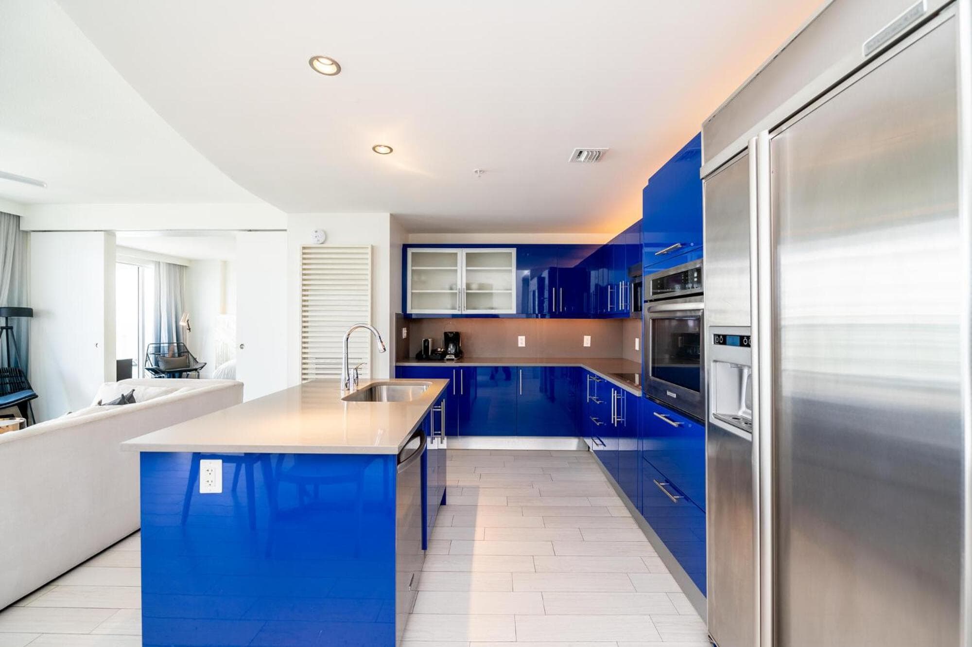 Beachfront Luxury 2BR 2BA, Sleeps 6, Resort Access - Horizon by HomeStakes — 4