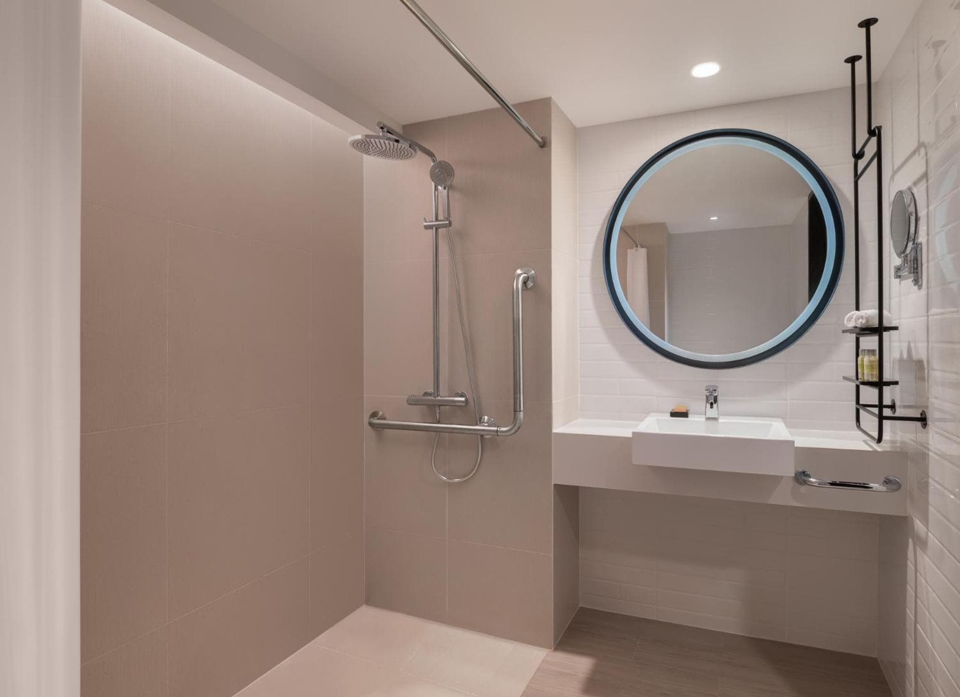 DoubleTree by Hilton Bangkok Ploenchit — 21