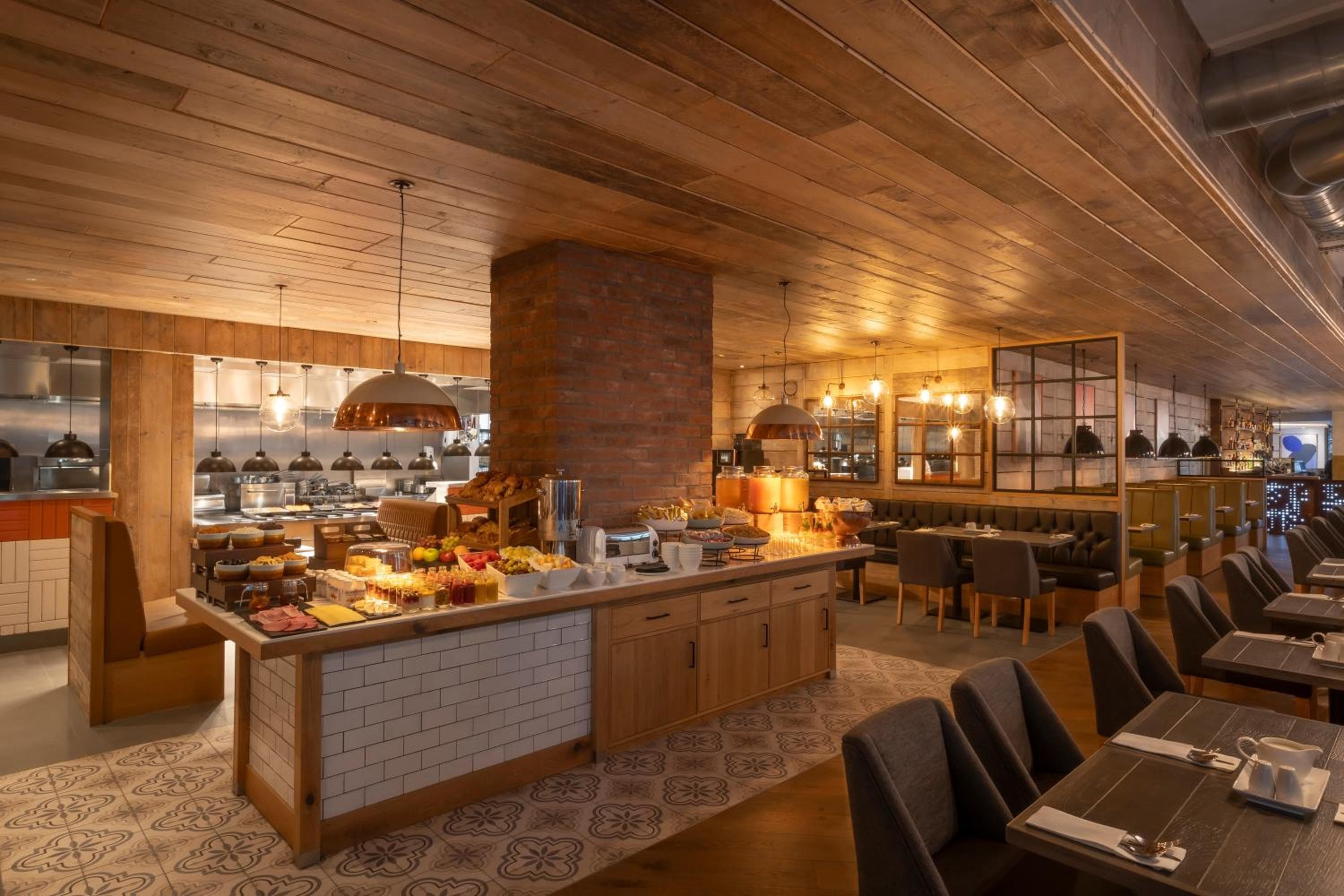 Maldron Hotel Finsbury Park, London — 15