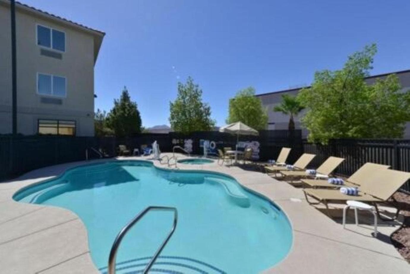 Comfort Inn & Suites Las Vegas - Nellis — 25