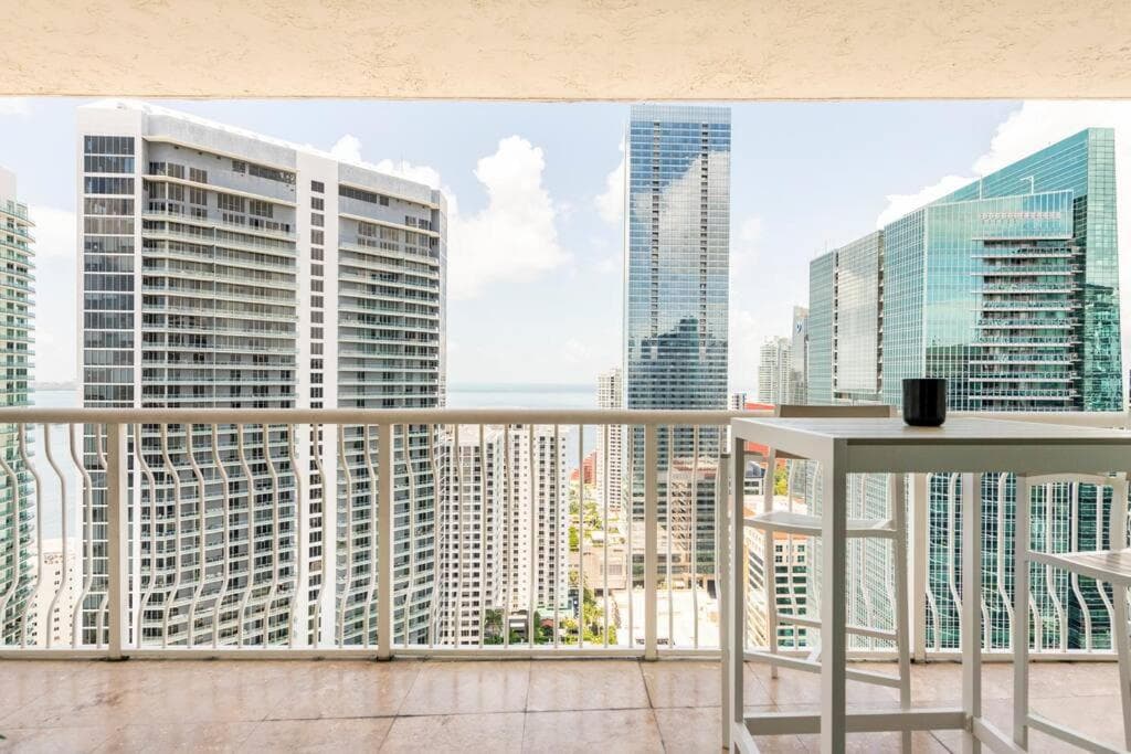 Brickell Center w/City & Bay View + FREE Parking! — 3