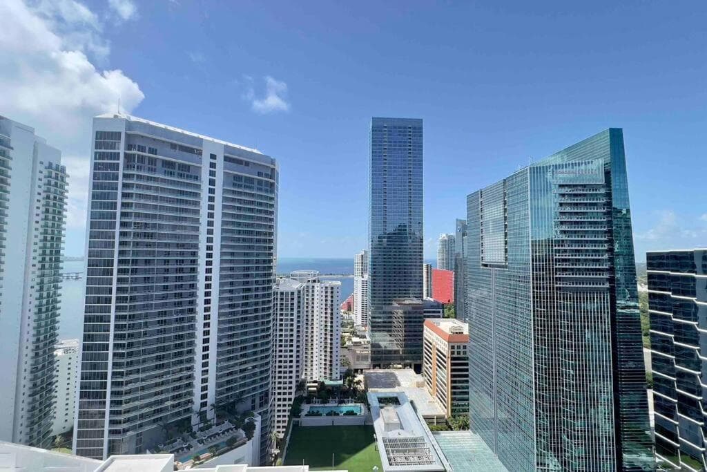 Brickell Center w/City & Bay View + FREE Parking! — 1