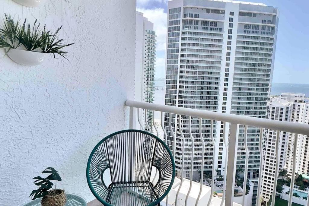 Brickell Center w/City & Bay View + FREE Parking! — 5