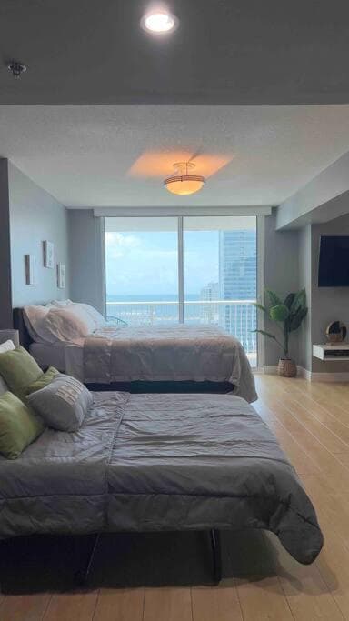 Brickell Center w/City & Bay View + FREE Parking! — 17