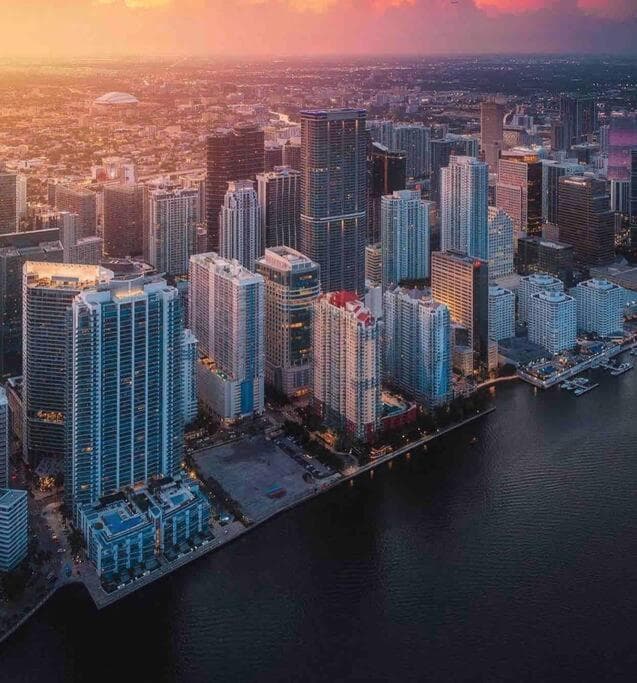 Brickell Center w/City & Bay View + FREE Parking! — 15