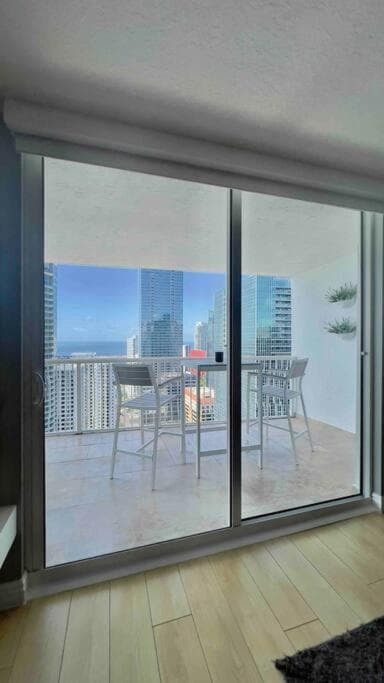 Brickell Center w/City & Bay View + FREE Parking! — 20