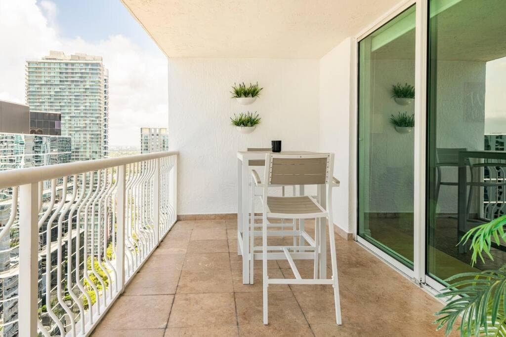 Brickell Center w/City & Bay View + FREE Parking! — 8