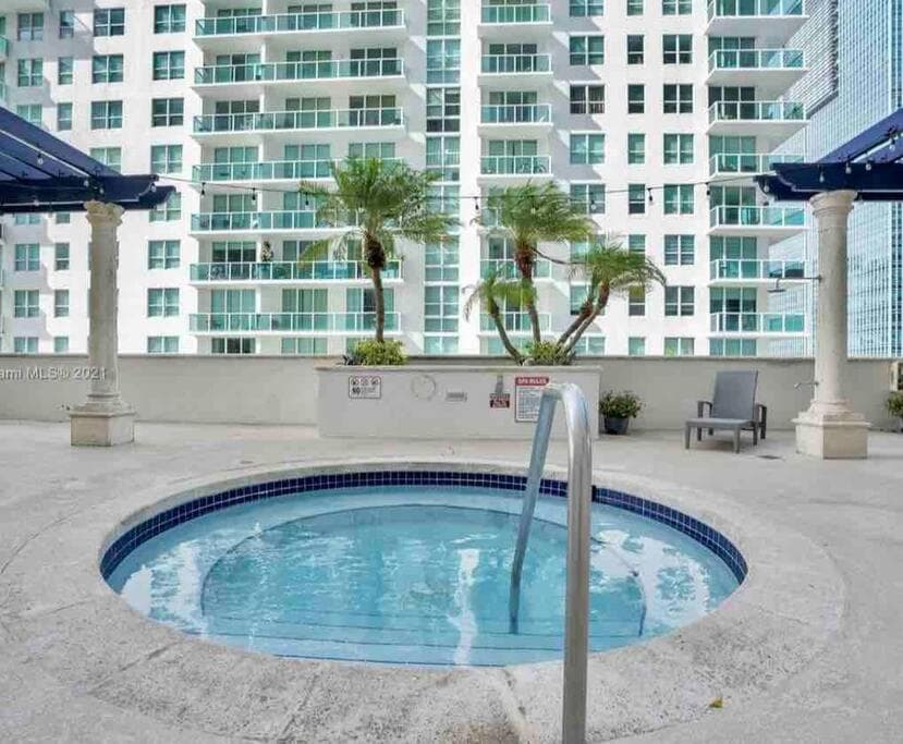 Brickell Center w/City & Bay View + FREE Parking! — 27