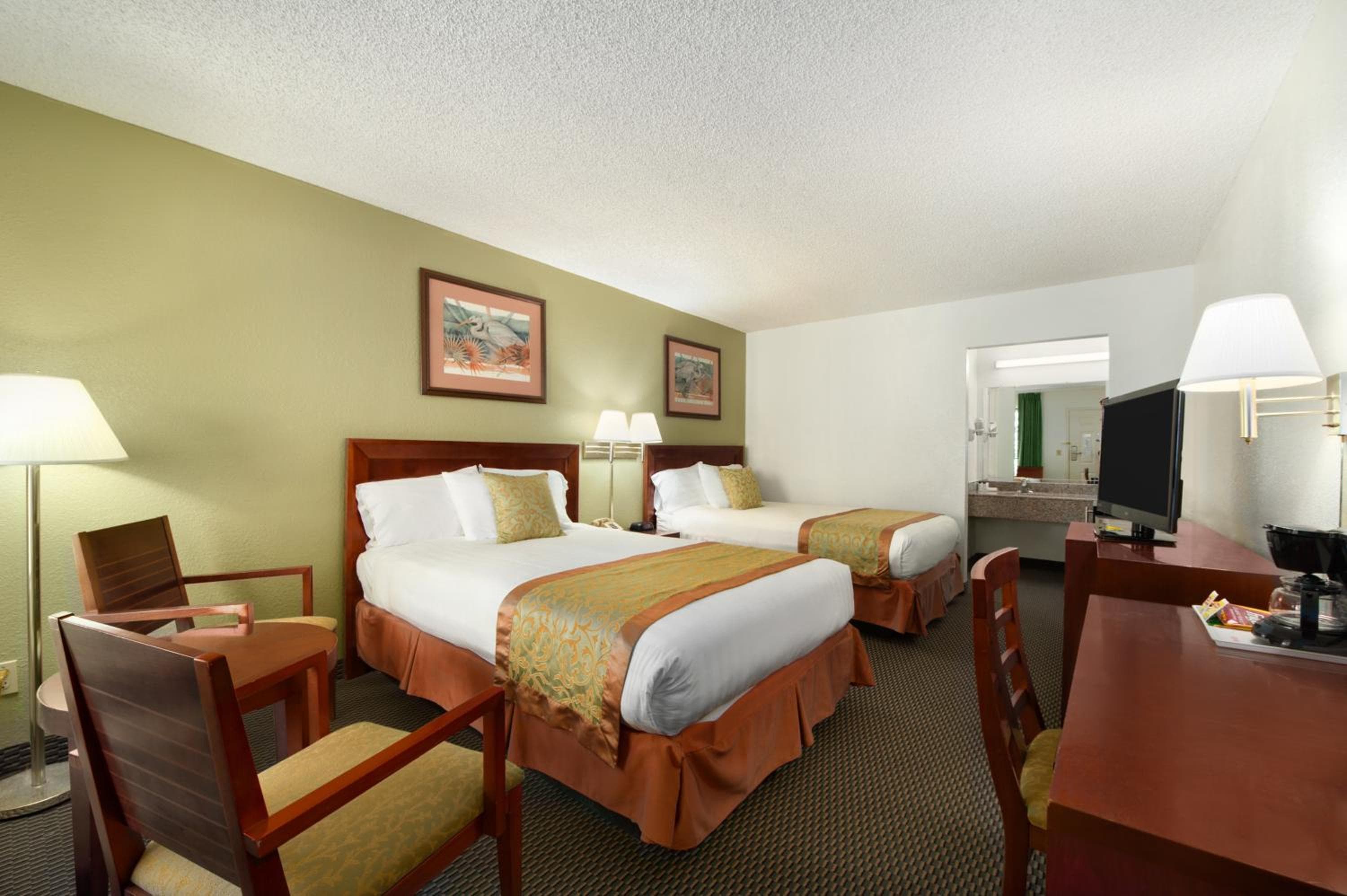 Ramada by Wyndham Temple Terrace/Tampa North — 23