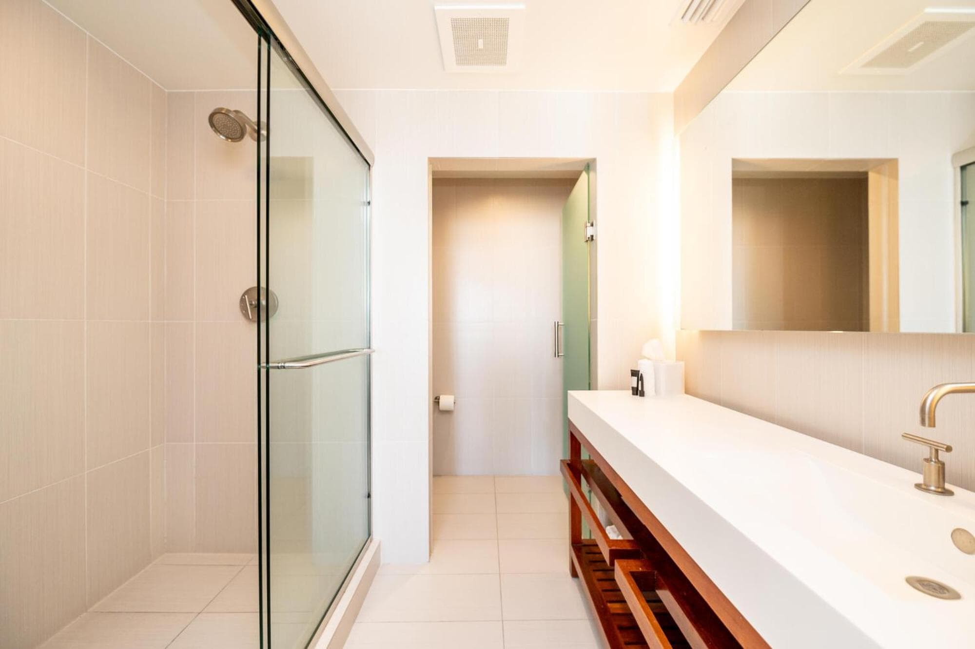 Beachfront Luxury 2BR 2BA, Sleeps 6, Resort Access - Horizon by HomeStakes — 23