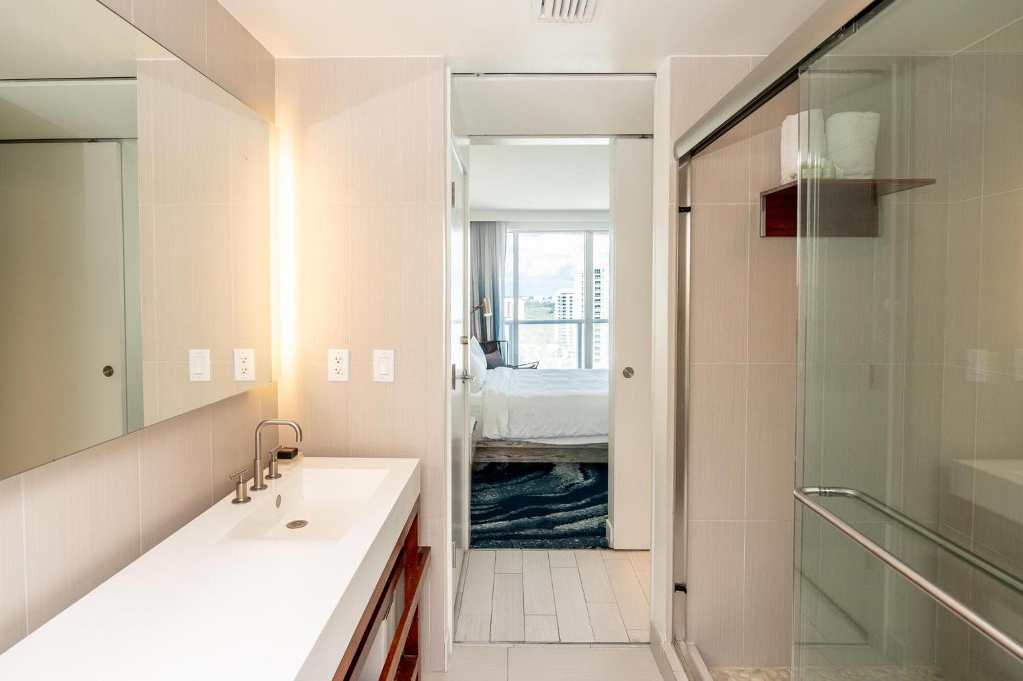 Beachfront Luxury 2BR 2BA, Sleeps 6, Resort Access - Horizon by HomeStakes — 29