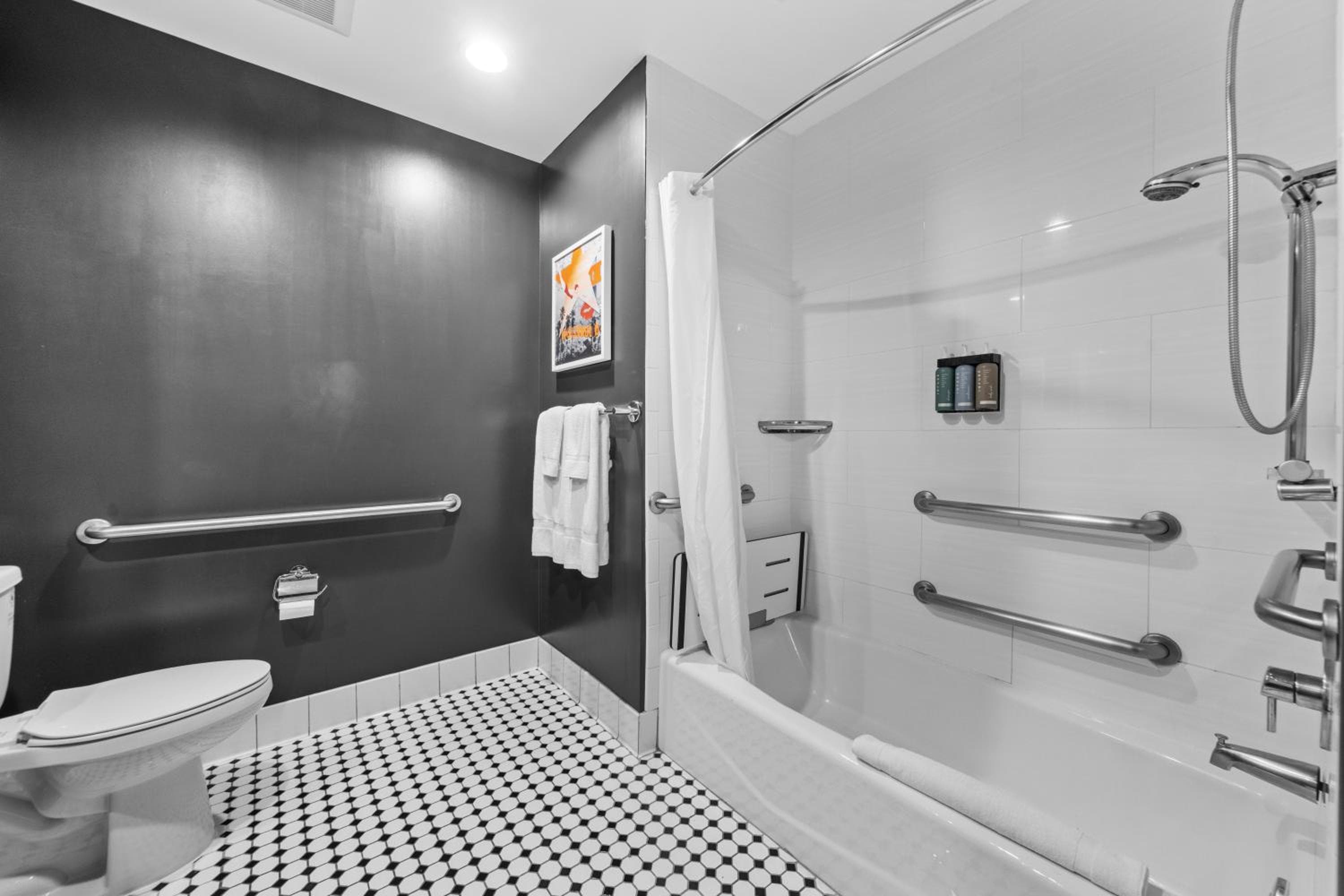 Hollywood Le Bon Hotel — 14